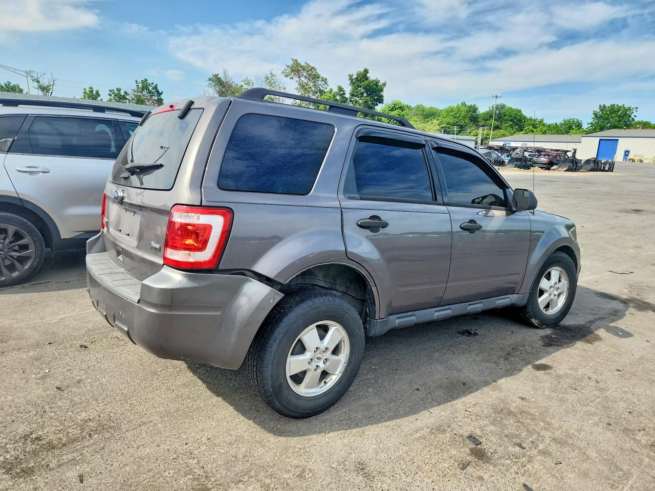 2011 Ford Escape Xlt Gray vin: 1FMCU9DG7BKC01670