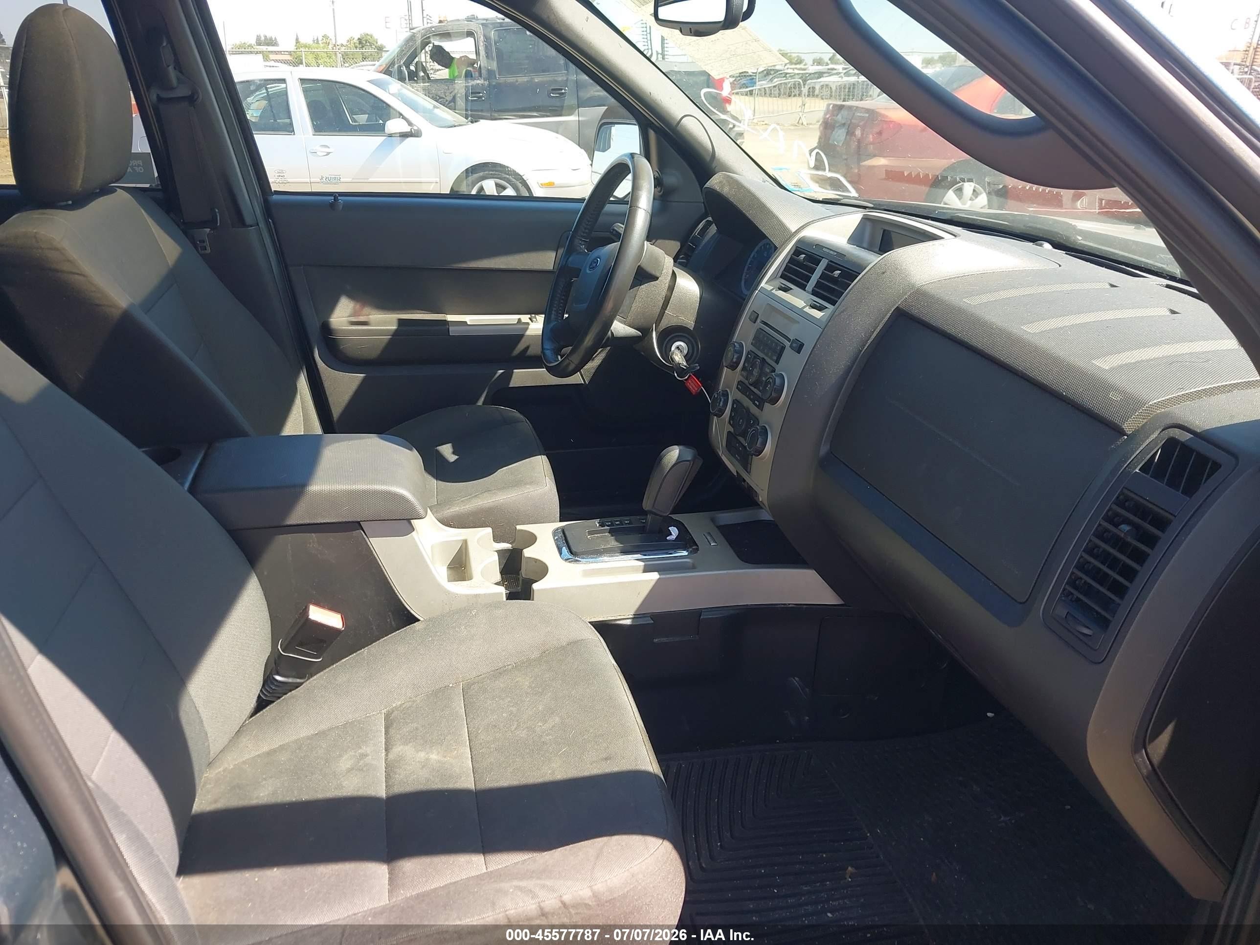 2012 Ford Escape Xlt Light Blue vin: 1FMCU9DG7CKB16765