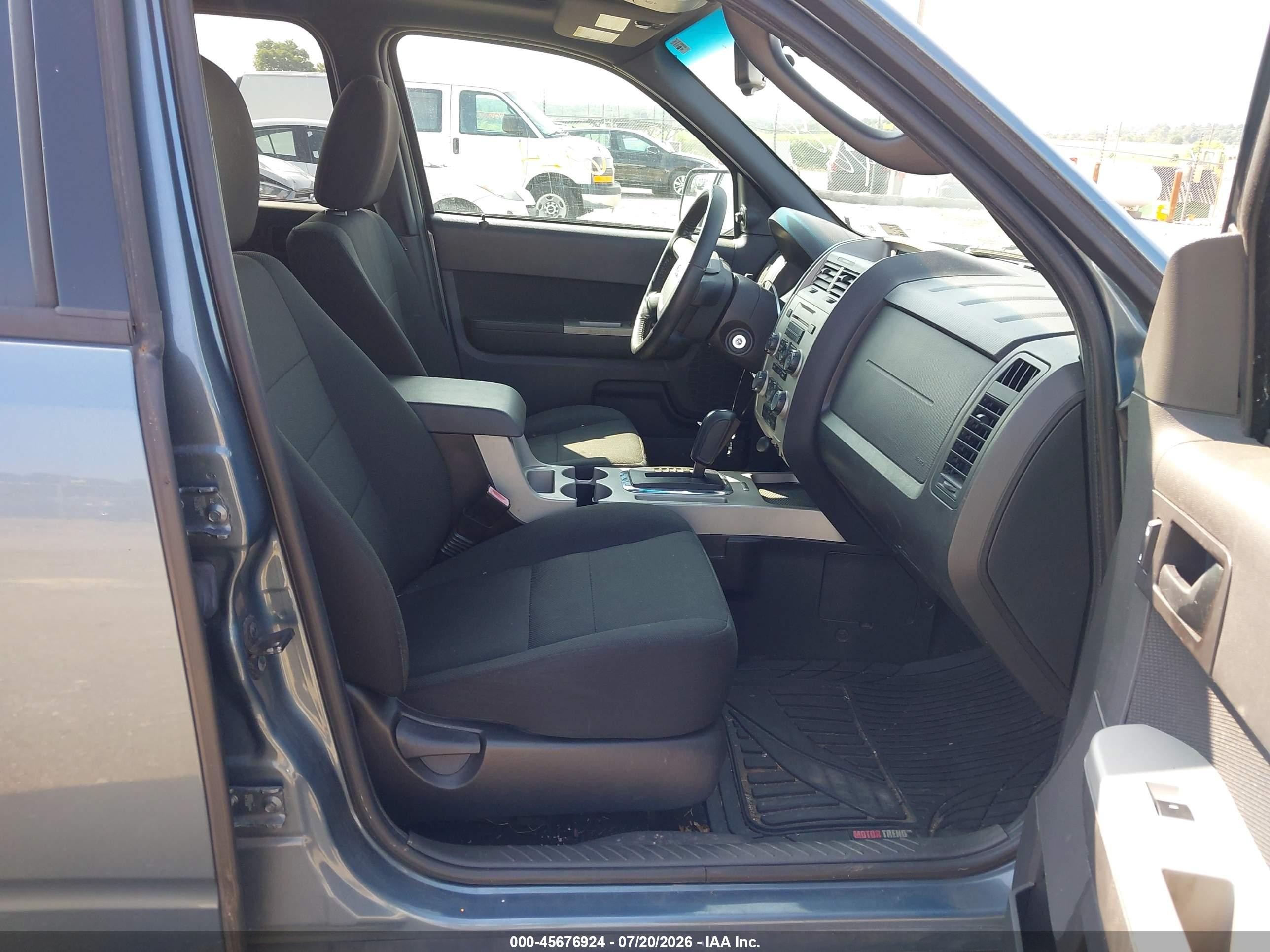 2010 Ford Escape Xlt Blue vin: 1FMCU9DG8AKB09496