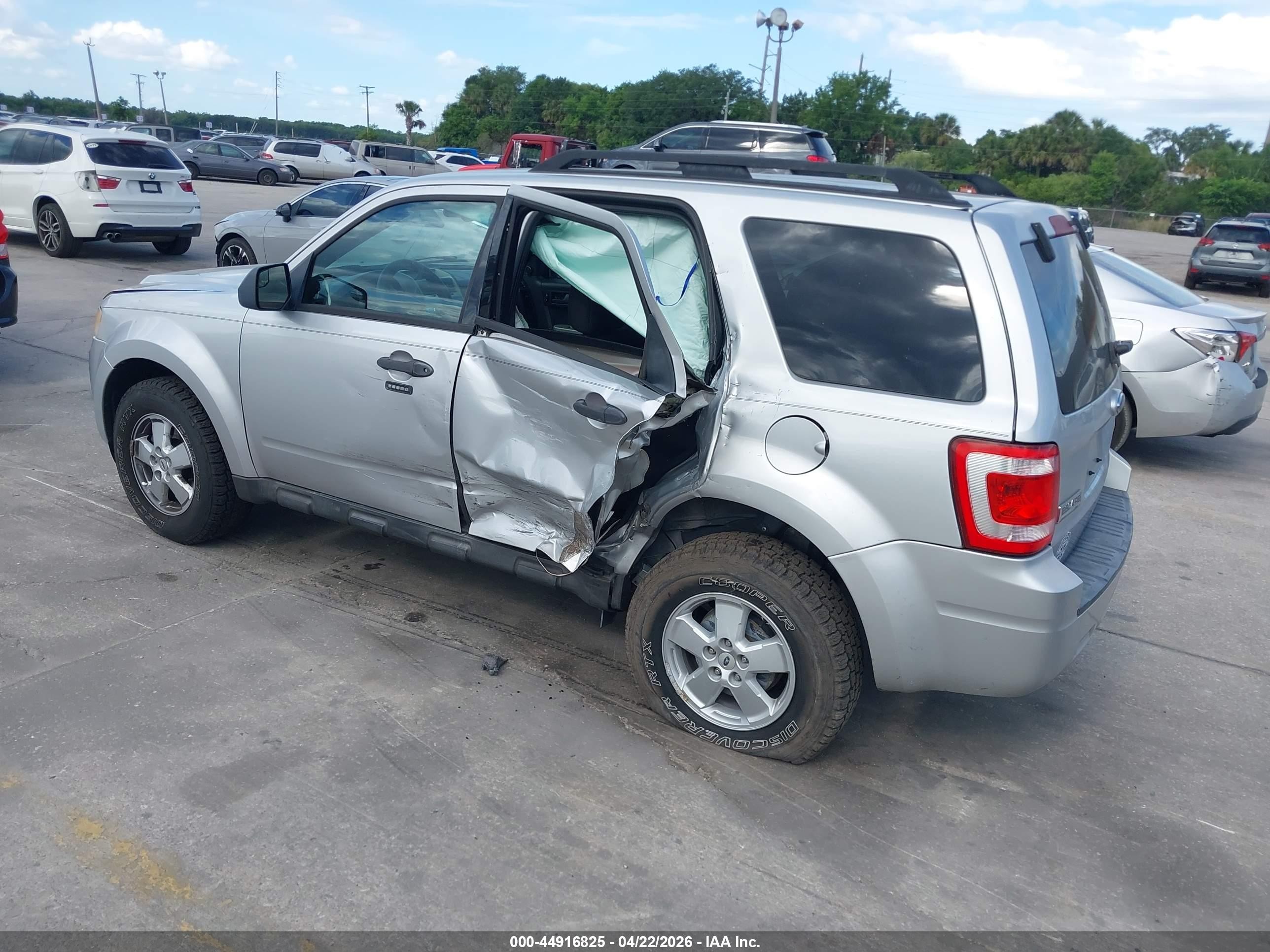 2010 Ford Escape Xlt Silver vin: 1FMCU9DG8AKC14197