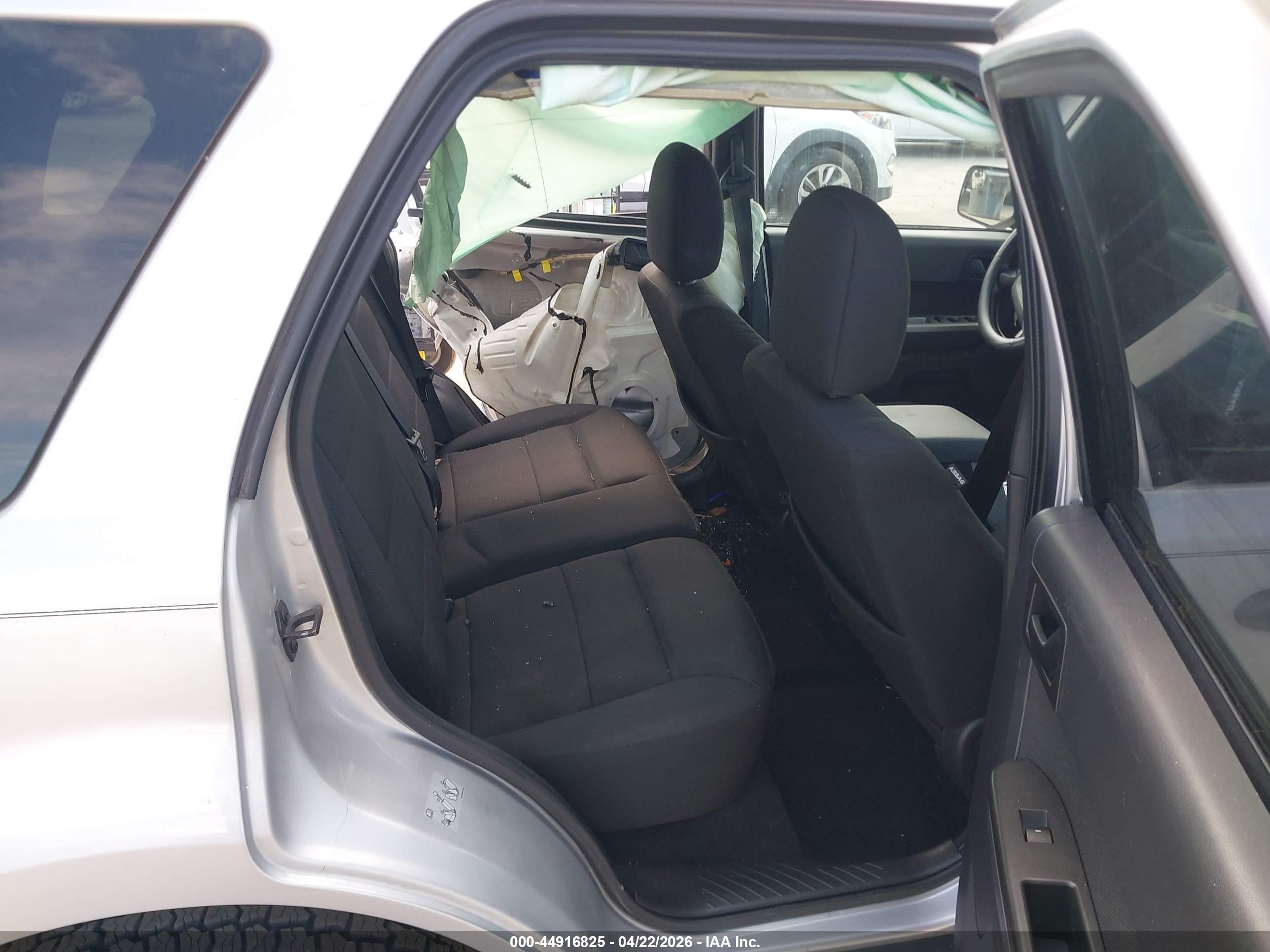 2010 Ford Escape Xlt Silver vin: 1FMCU9DG8AKC14197