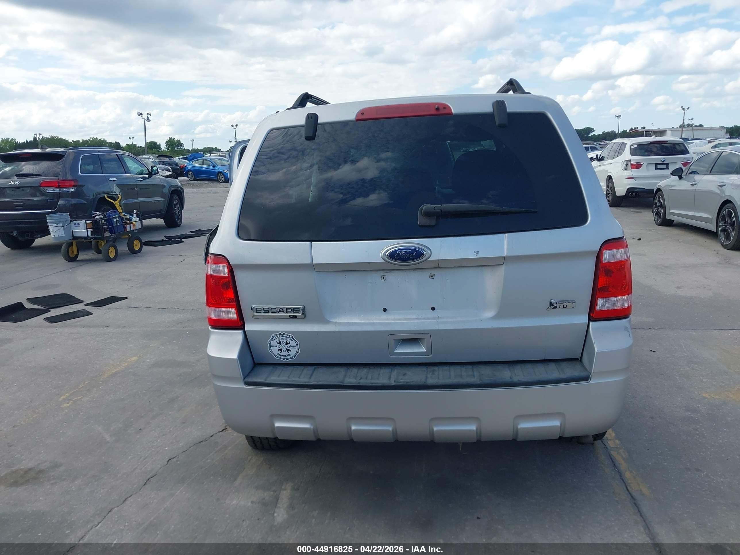 2010 Ford Escape Xlt Silver vin: 1FMCU9DG8AKC14197
