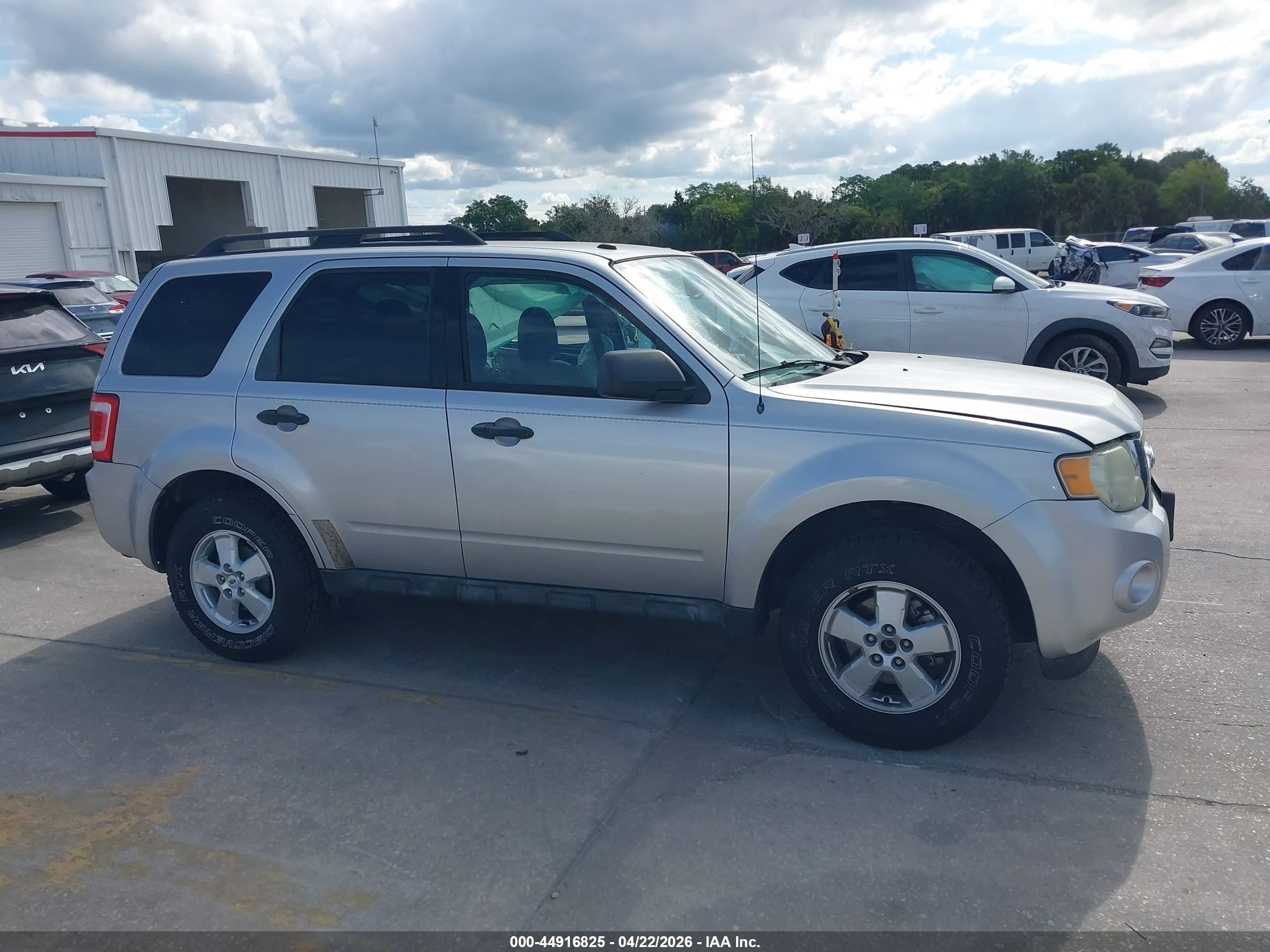 2010 Ford Escape Xlt Silver vin: 1FMCU9DG8AKC14197