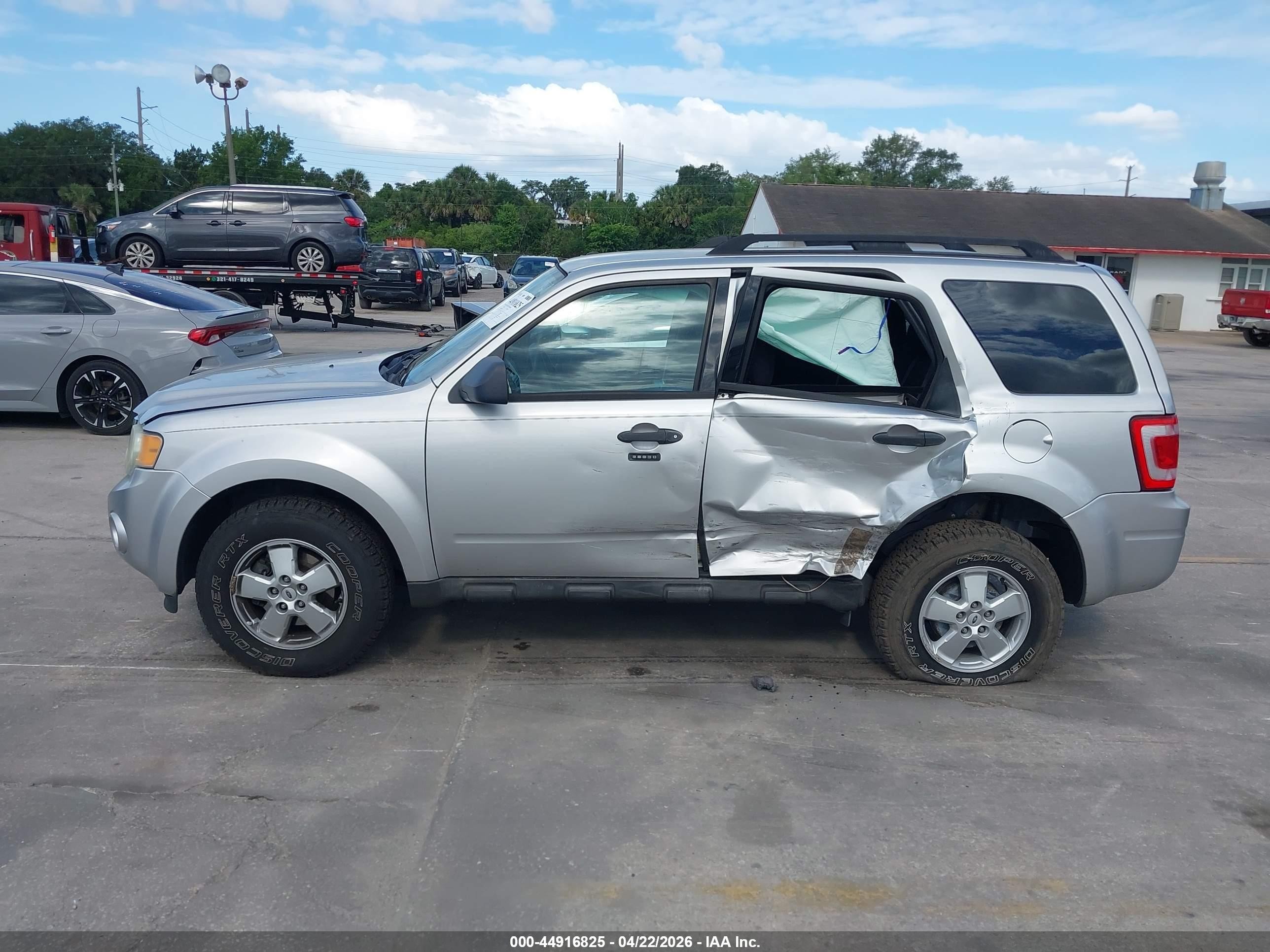 2010 Ford Escape Xlt Silver vin: 1FMCU9DG8AKC14197