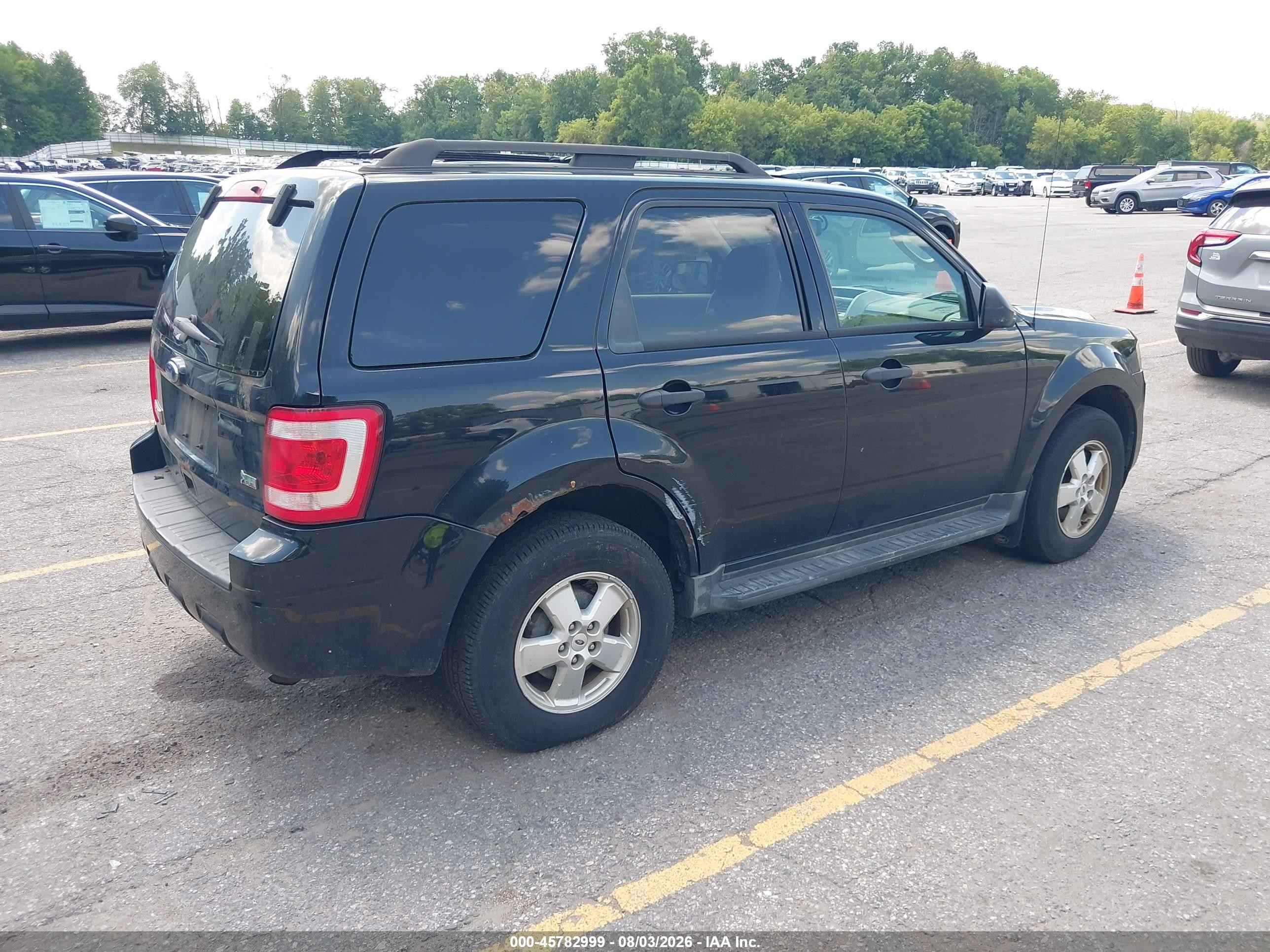 2010 Ford Escape Xlt Black vin: 1FMCU9DG8AKC97744