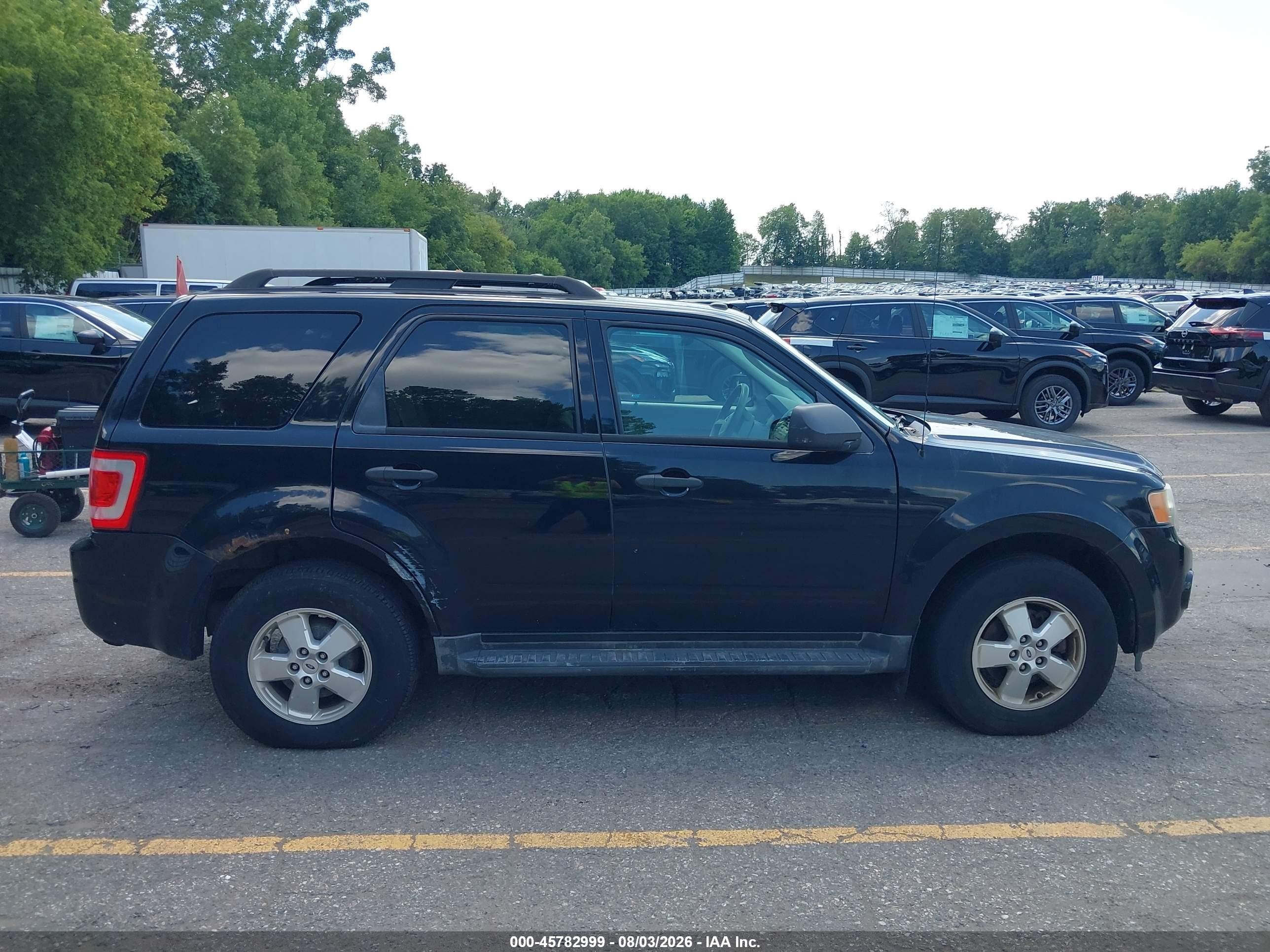 2010 Ford Escape Xlt Black vin: 1FMCU9DG8AKC97744
