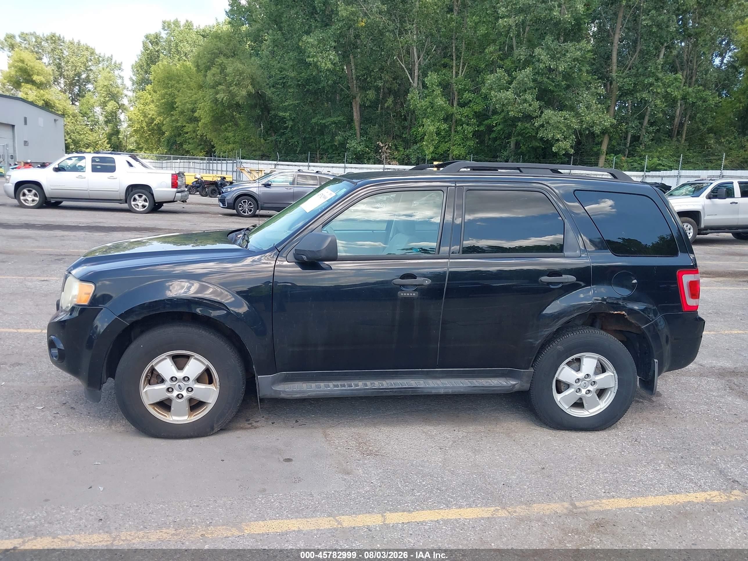 2010 Ford Escape Xlt Black vin: 1FMCU9DG8AKC97744