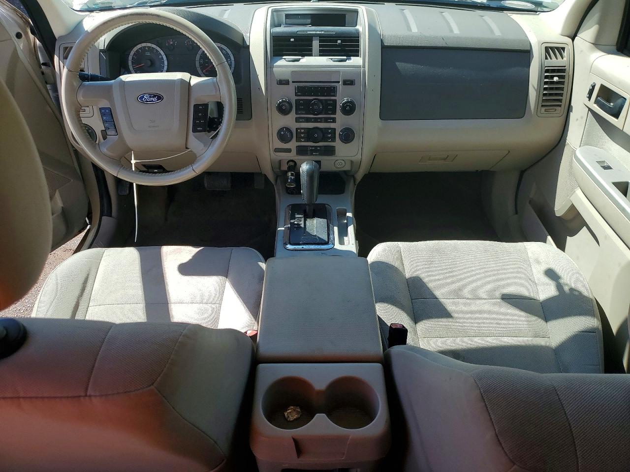 2010 Ford Escape Xlt White vin: 1FMCU9DG8AKD08273