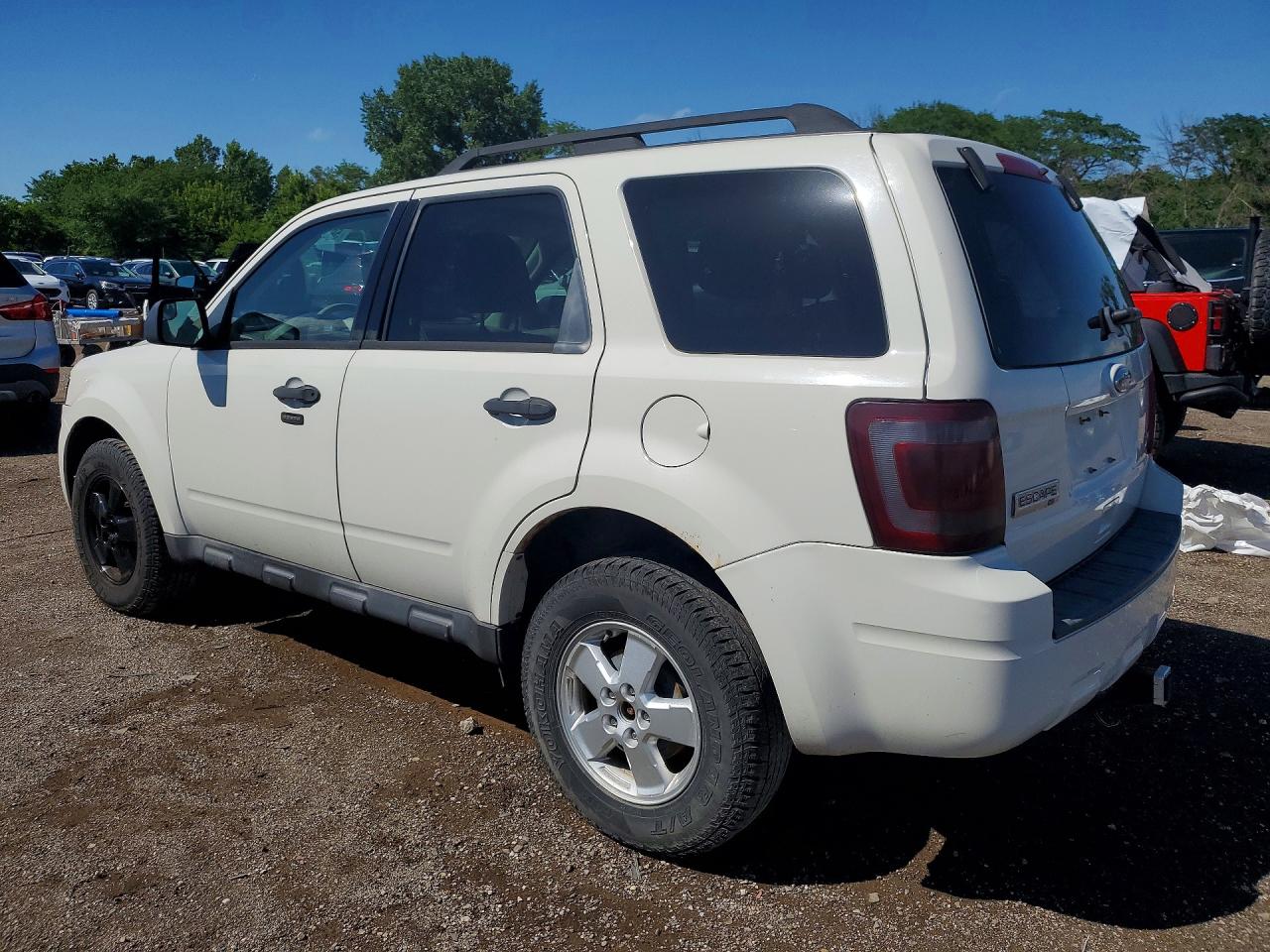 2010 Ford Escape Xlt White vin: 1FMCU9DG8AKD08273