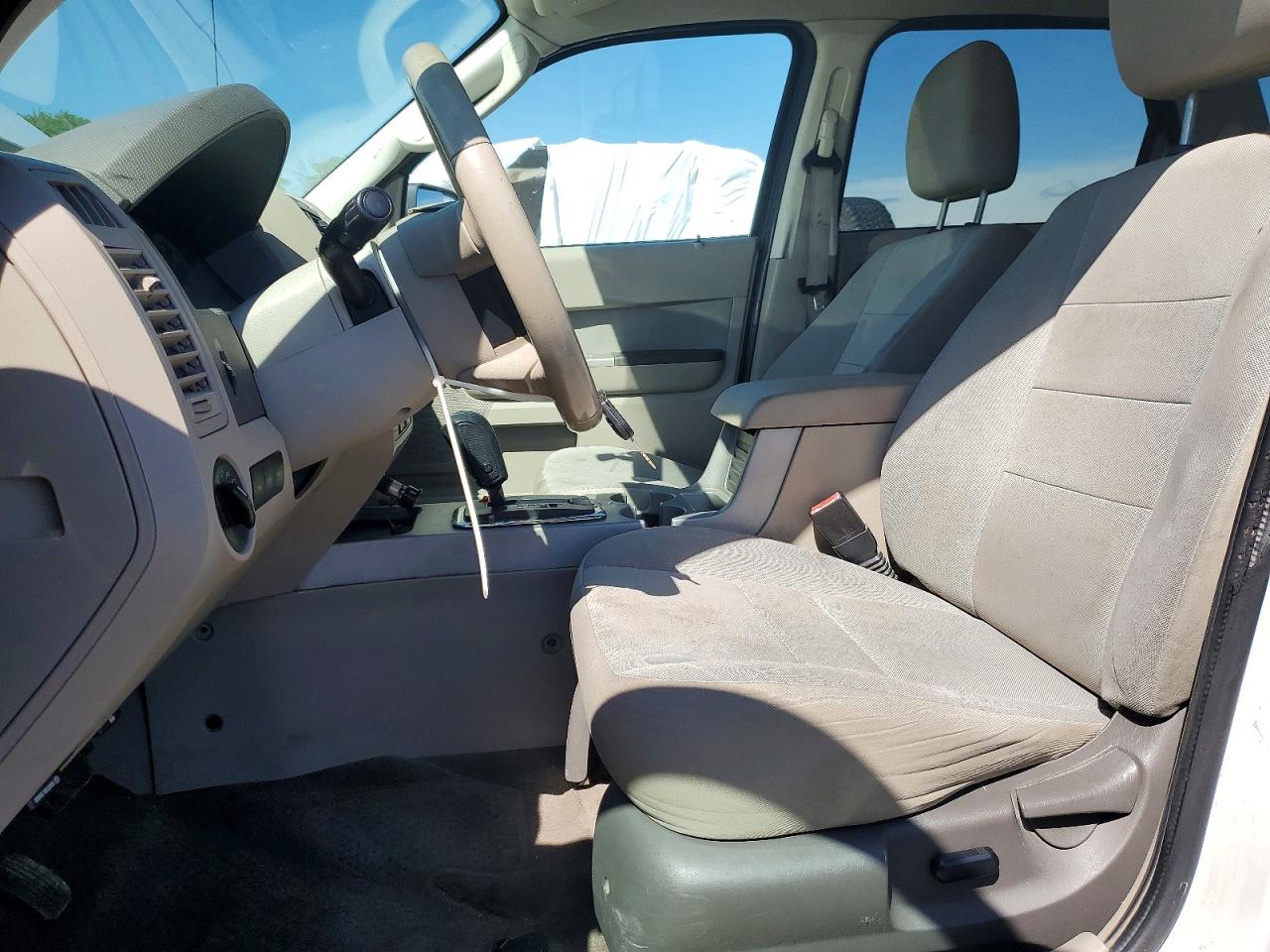 2010 Ford Escape Xlt White vin: 1FMCU9DG8AKD08273