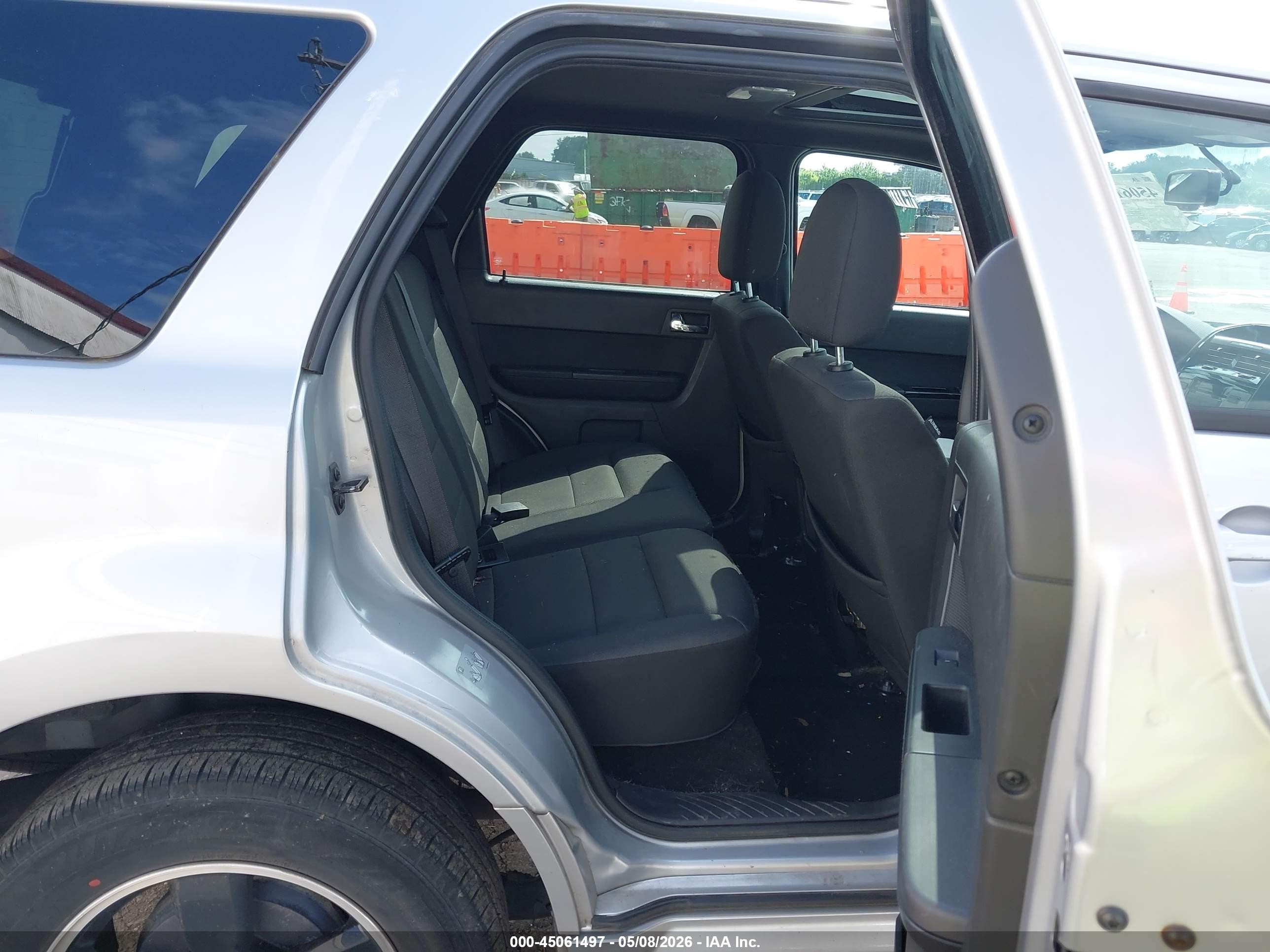 2010 Ford Escape Xlt Gray vin: 1FMCU9DG8AKD20391