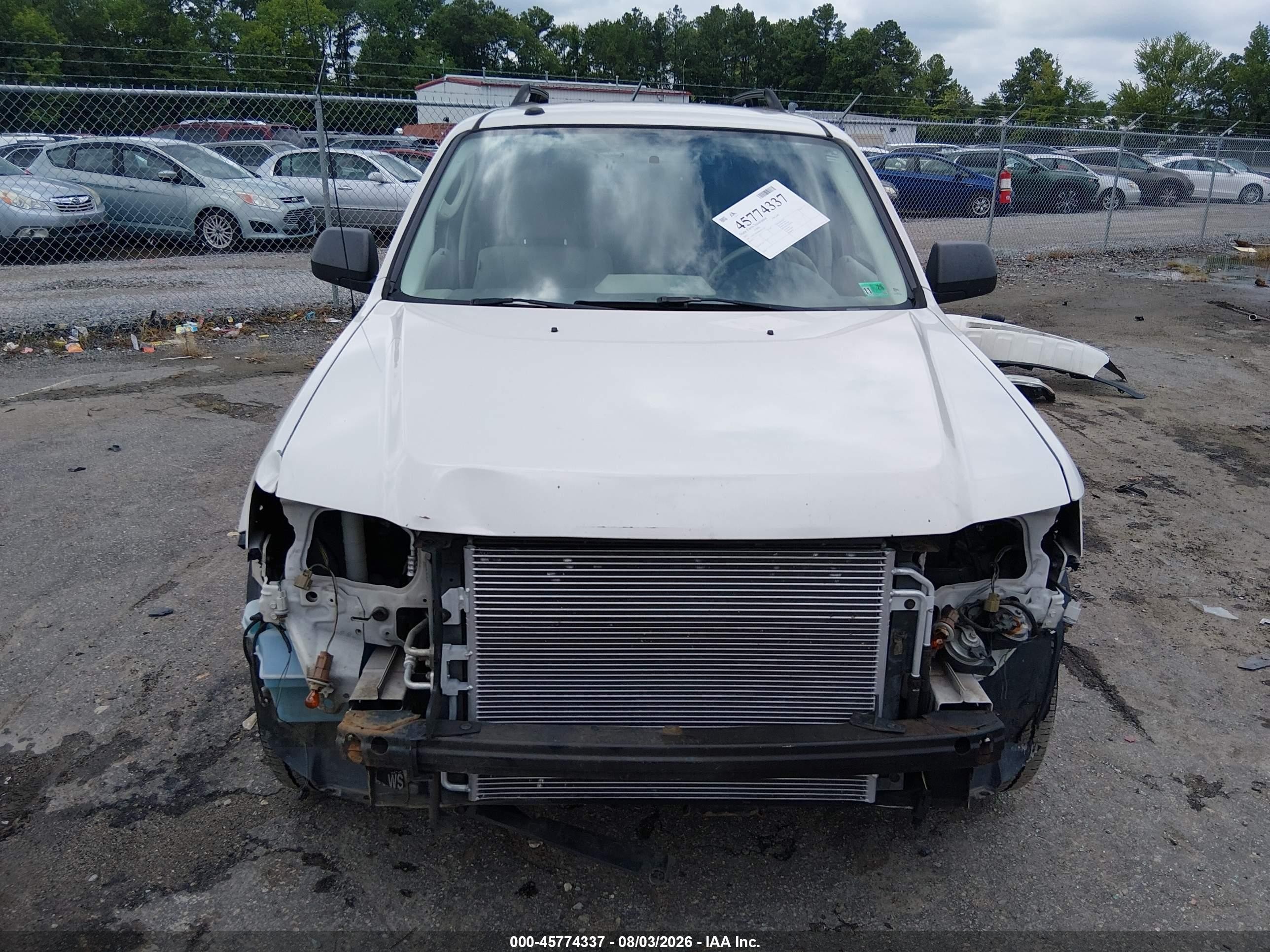 2011 Ford Escape Xlt White vin: 1FMCU9DG8BKB52236