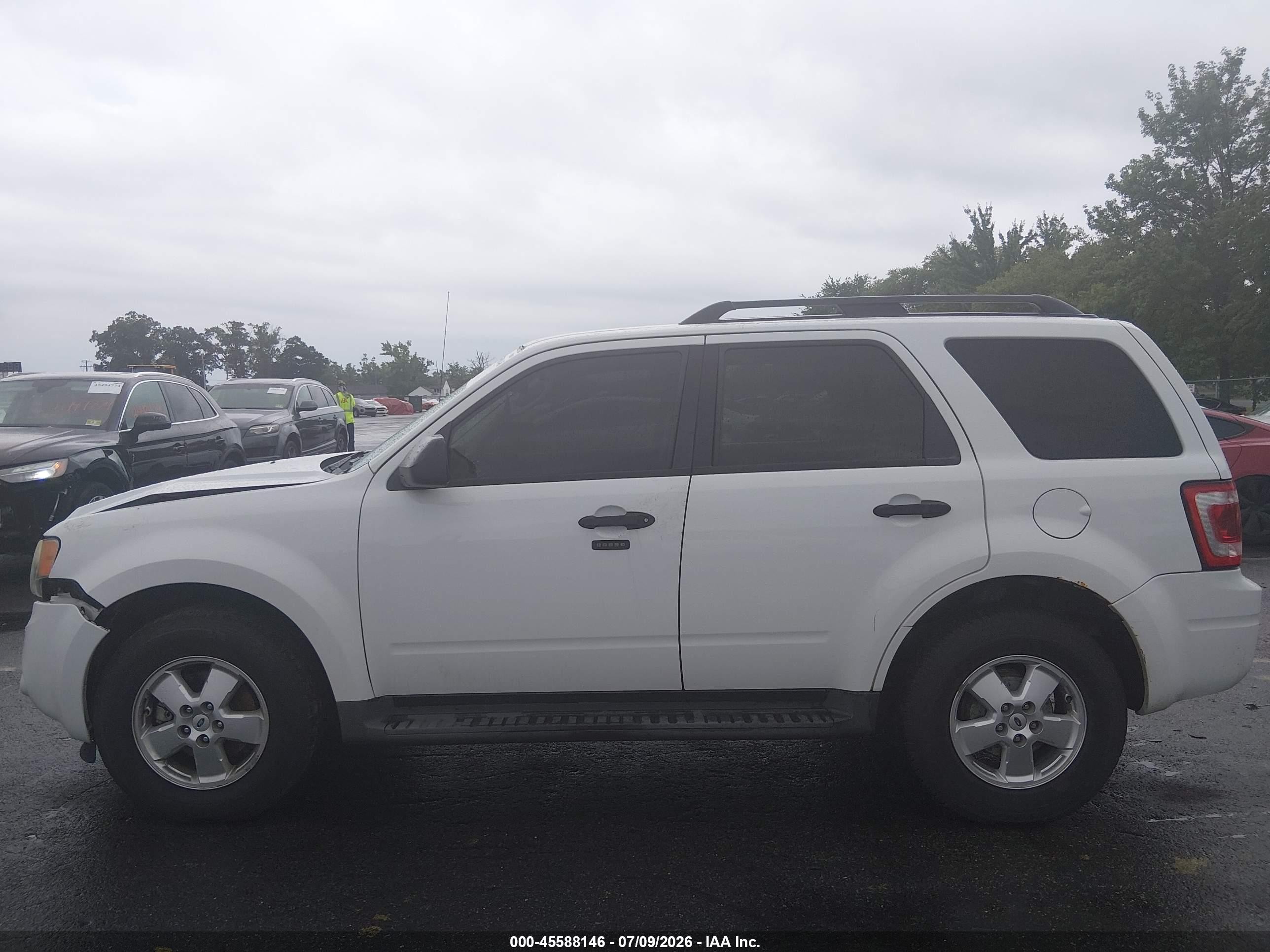 2011 Ford Escape Xlt White vin: 1FMCU9DG8BKB73975