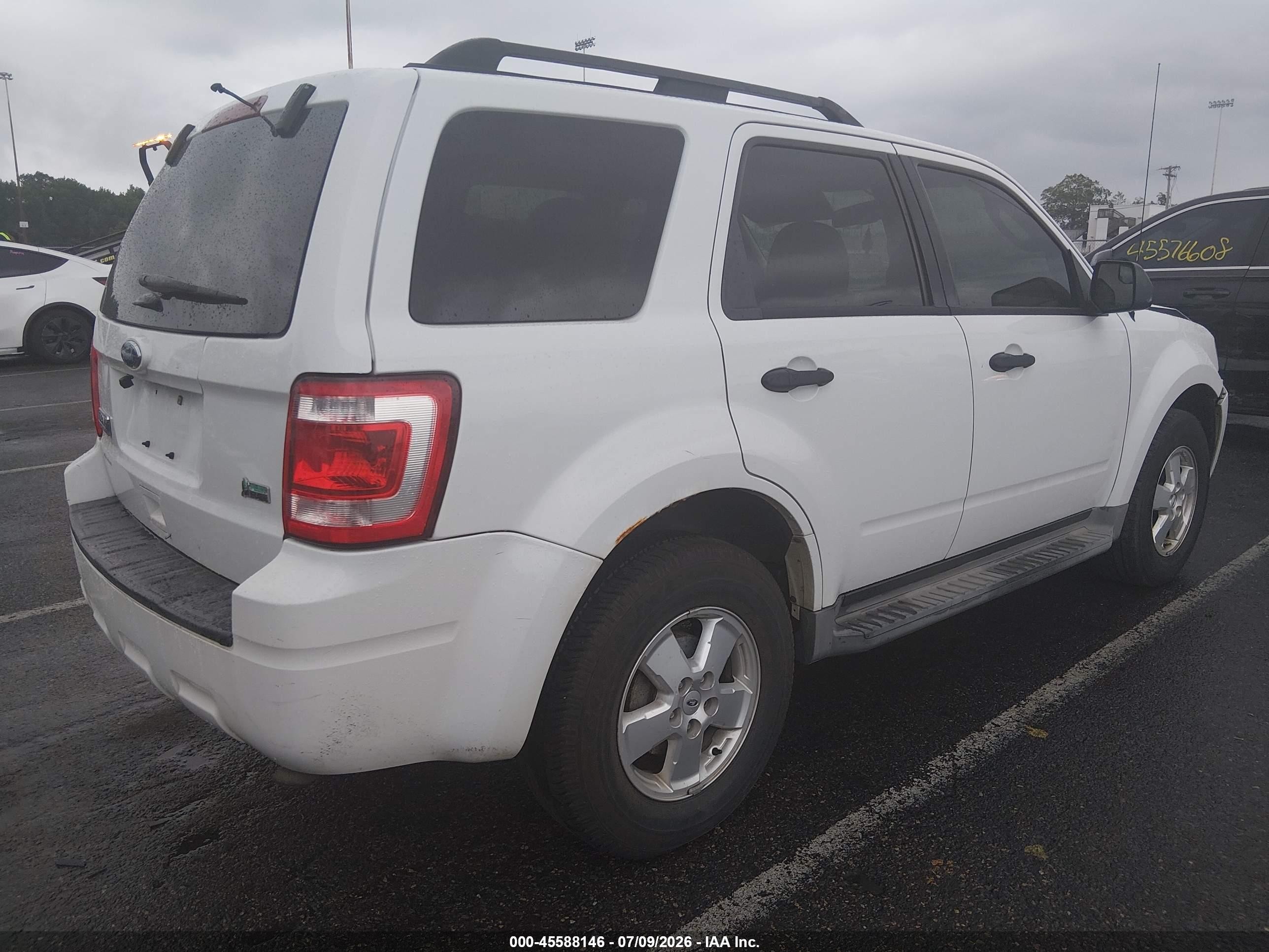 2011 Ford Escape Xlt White vin: 1FMCU9DG8BKB73975