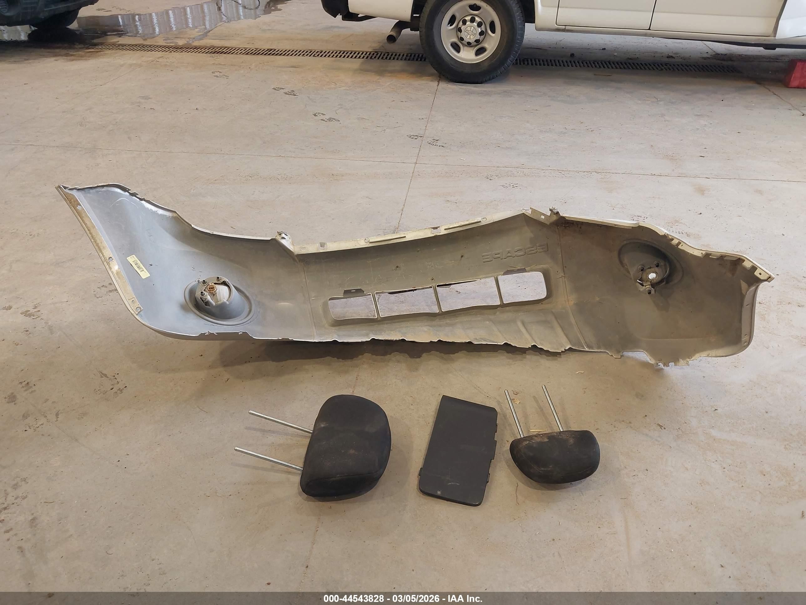 2012 Ford Escape Xlt Серебряный vin: 1FMCU9DG8CKB55882
