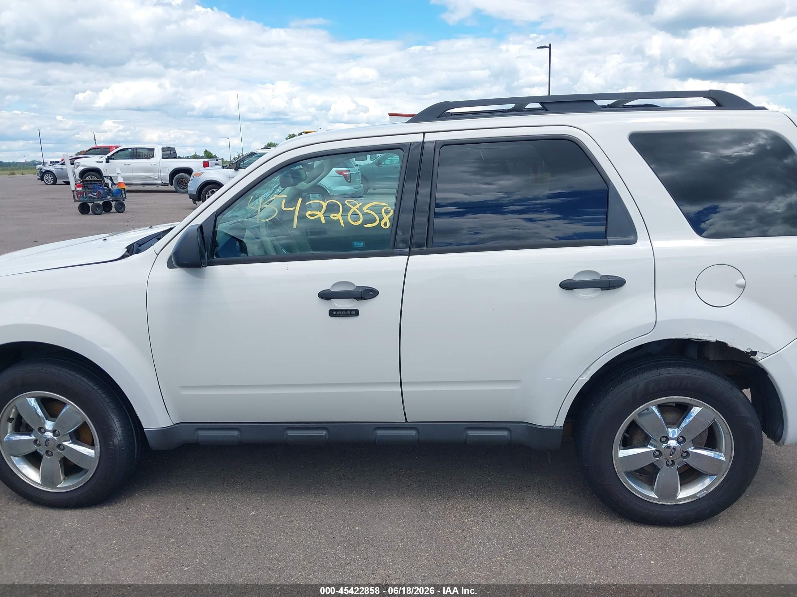 2012 Ford Escape Xlt White vin: 1FMCU9DG8CKC81174