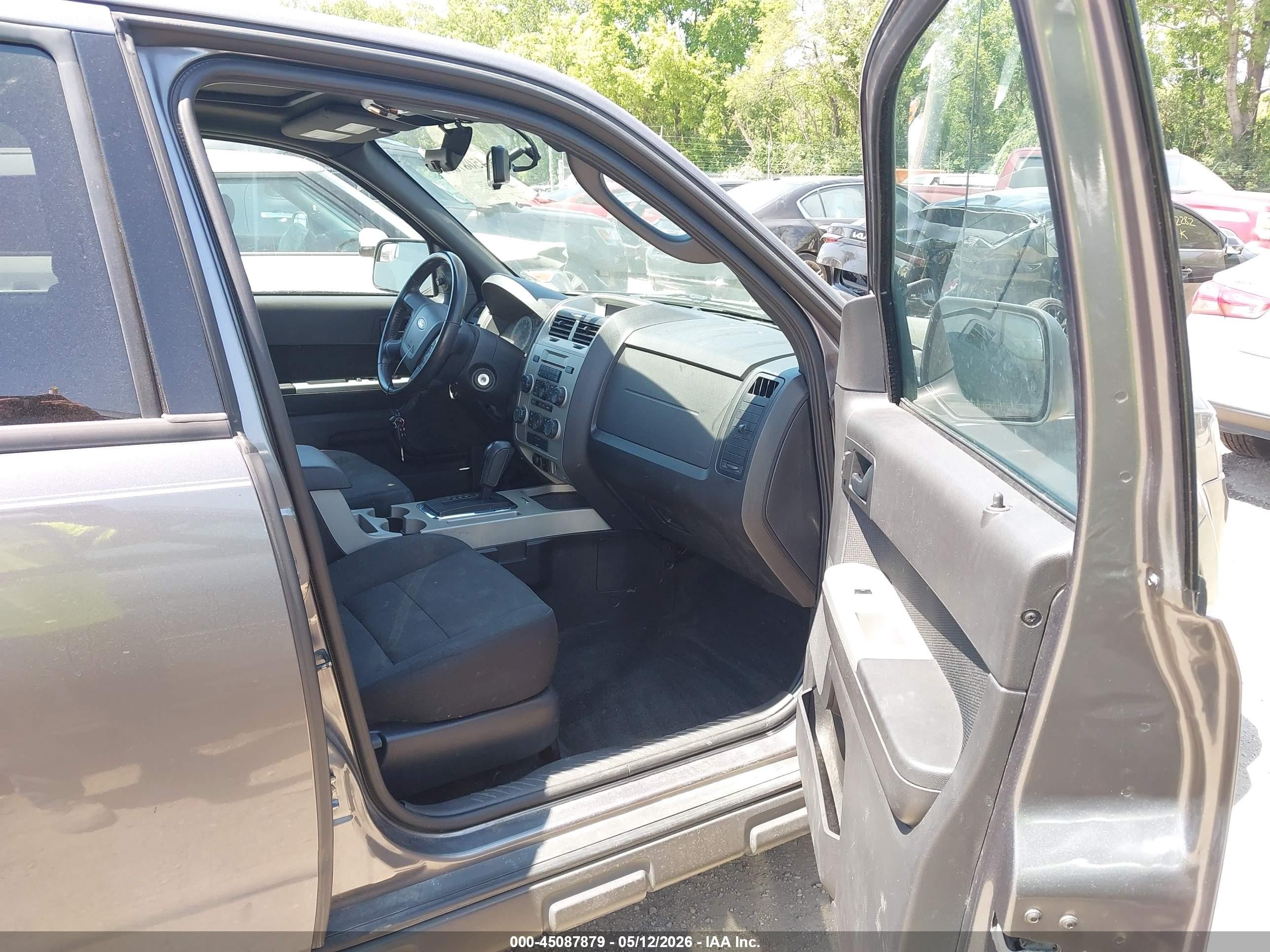 2010 Ford Escape Xlt Gray vin: 1FMCU9DG9AKB08051