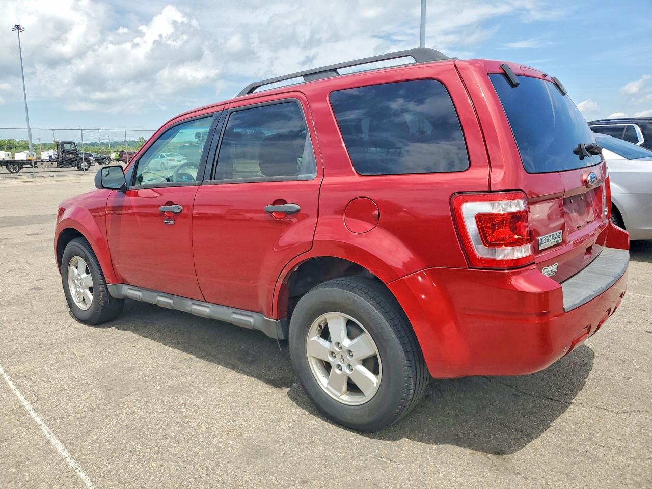2010 Ford Escape Red vin: 1FMCU9DG9AKB89679