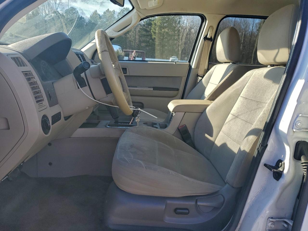 2010 Ford Escape Xlt White vin: 1FMCU9DG9AKC27783