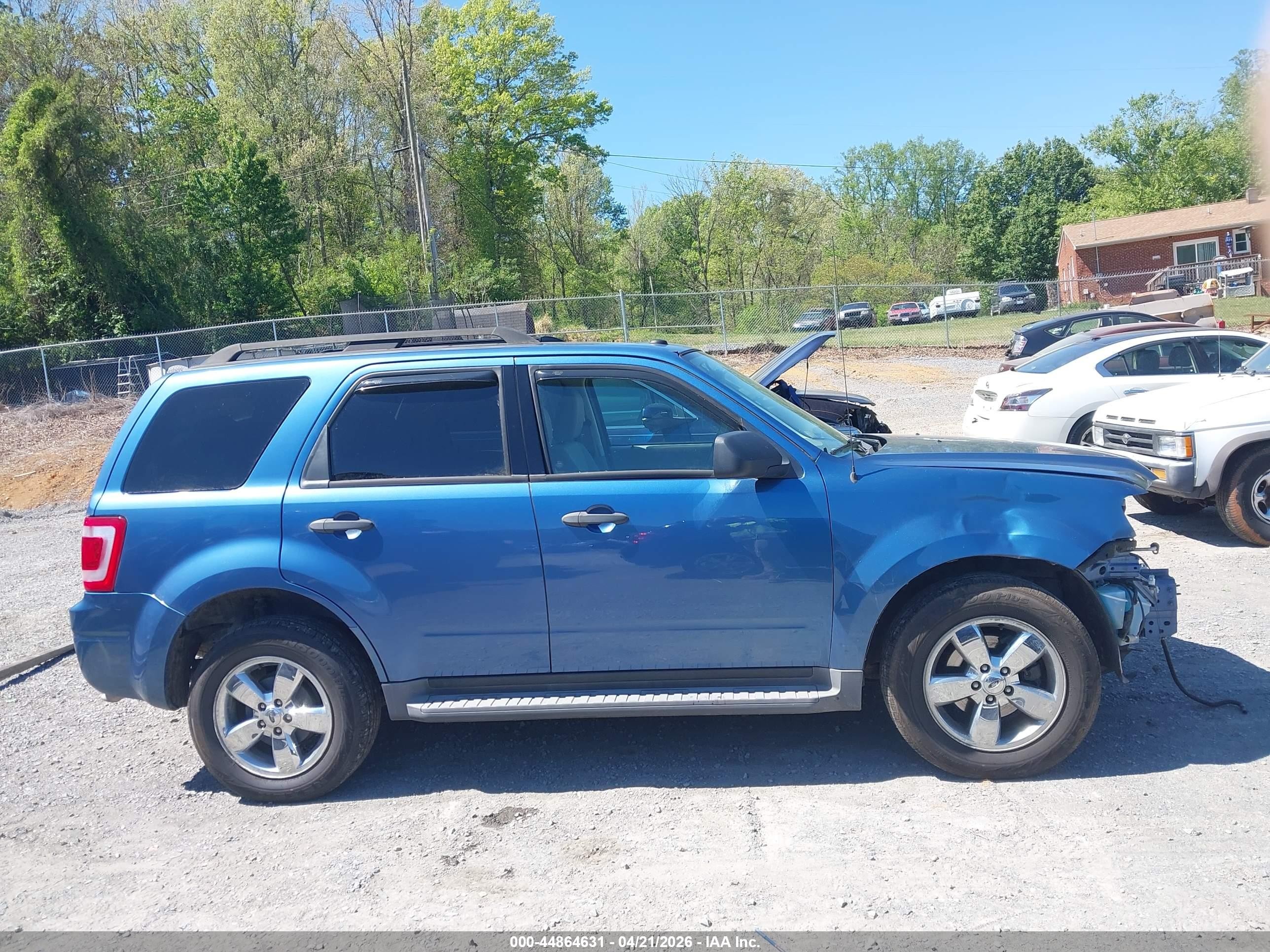 2010 Ford Escape Xlt Blue vin: 1FMCU9DG9AKC44874