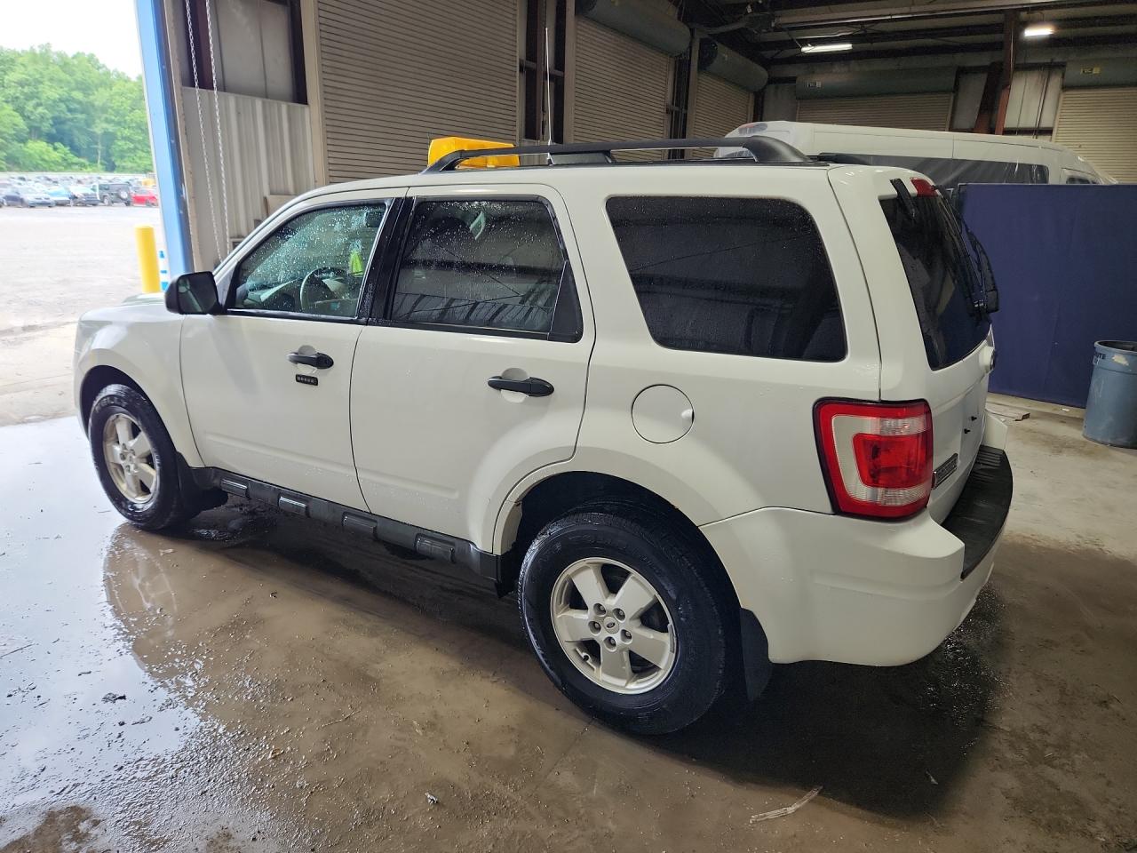 2011 Ford Escape Xlt White vin: 1FMCU9DG9BKA56826 Damage: Left Rear Door, Heavy Scratch, 1/8 To 1/2 Inch