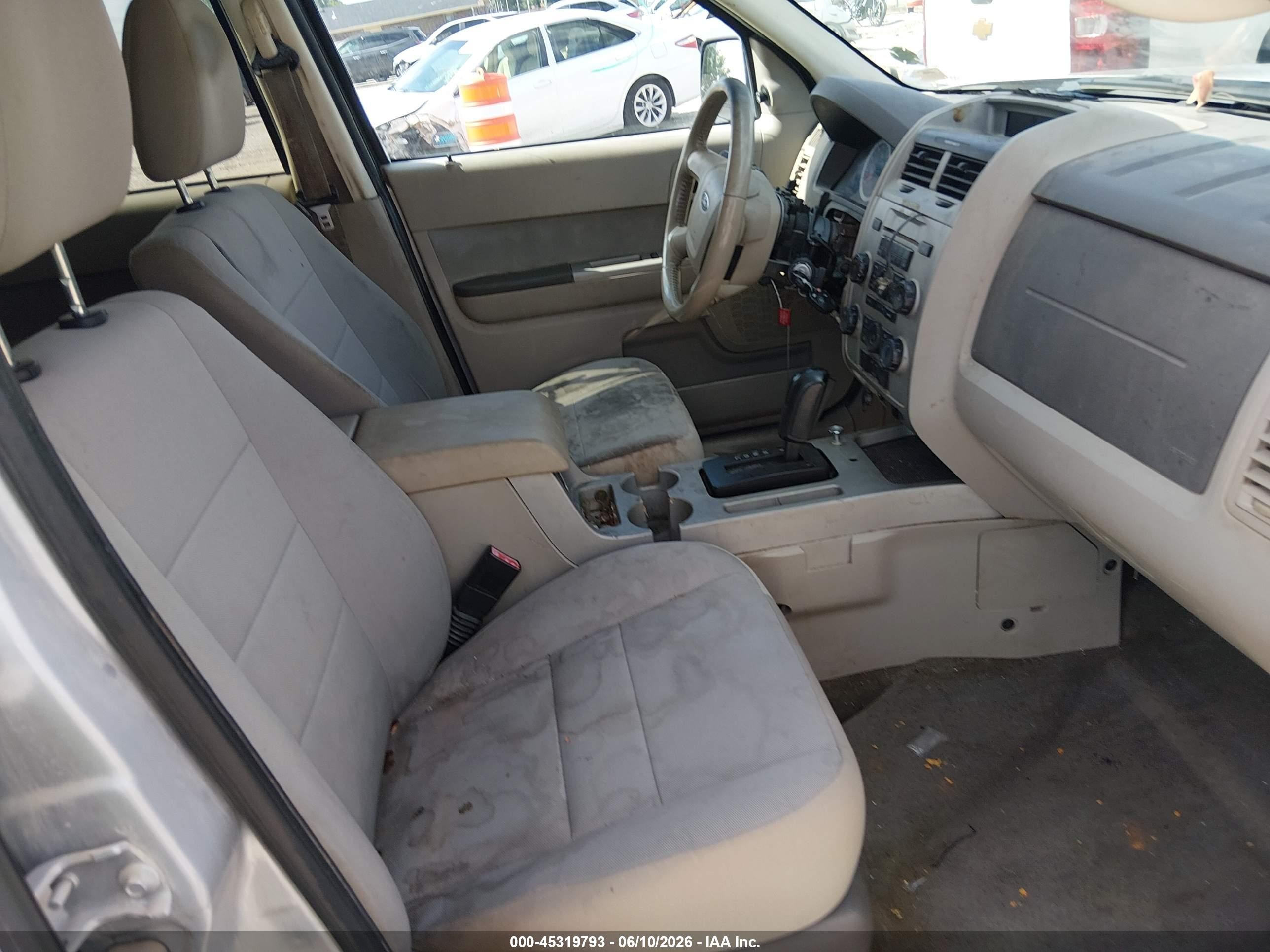 2011 Ford Escape Xlt Серебряный vin: 1FMCU9DG9BKB02753