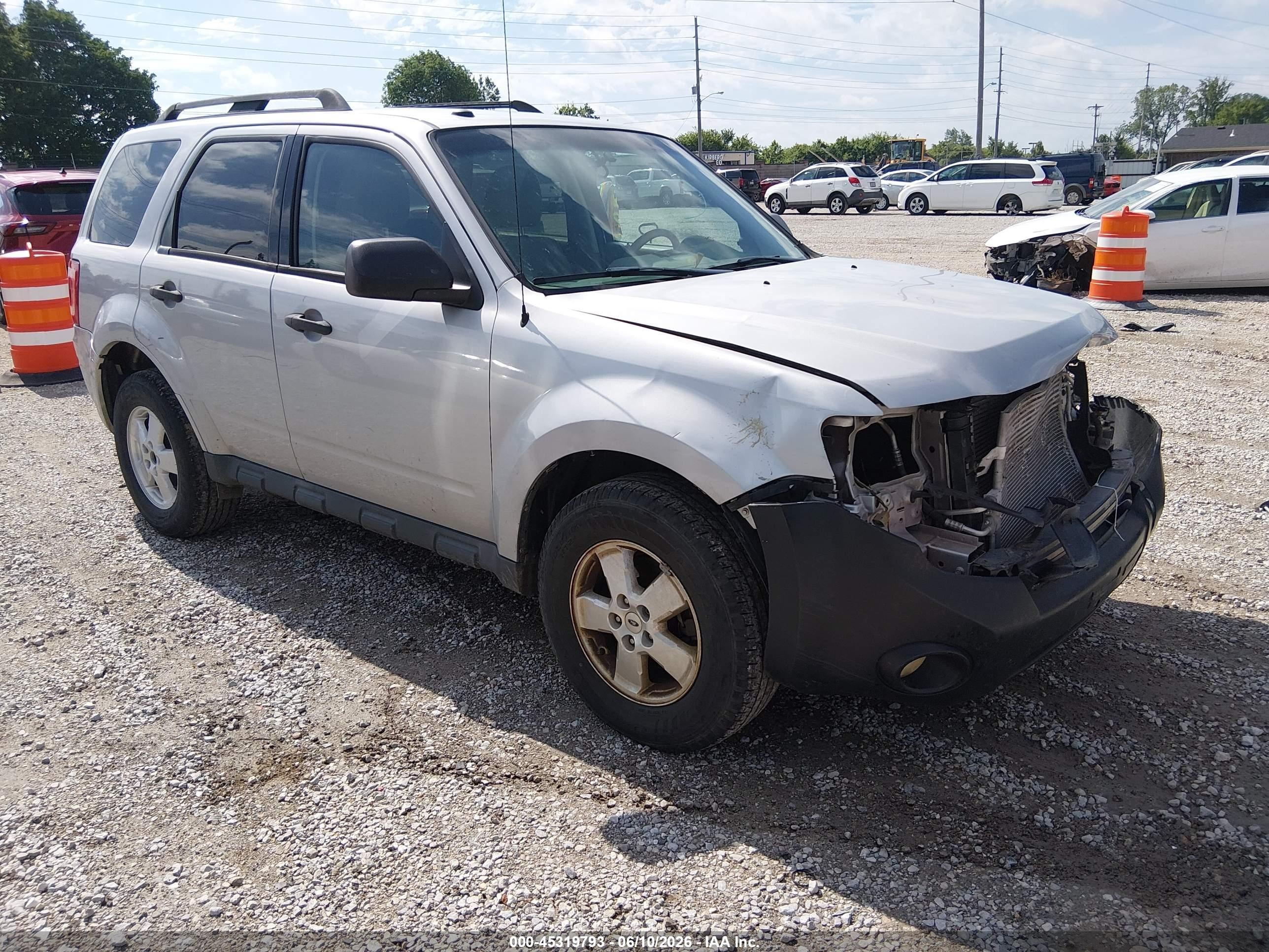 2011 Ford Escape Xlt Серебряный vin: 1FMCU9DG9BKB02753