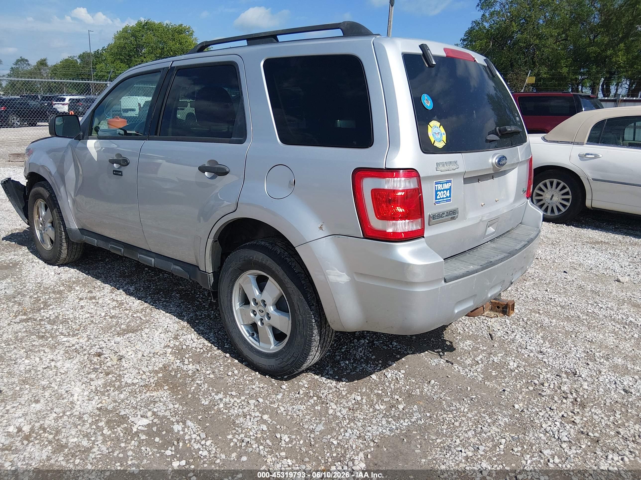 2011 Ford Escape Xlt Серебряный vin: 1FMCU9DG9BKB02753