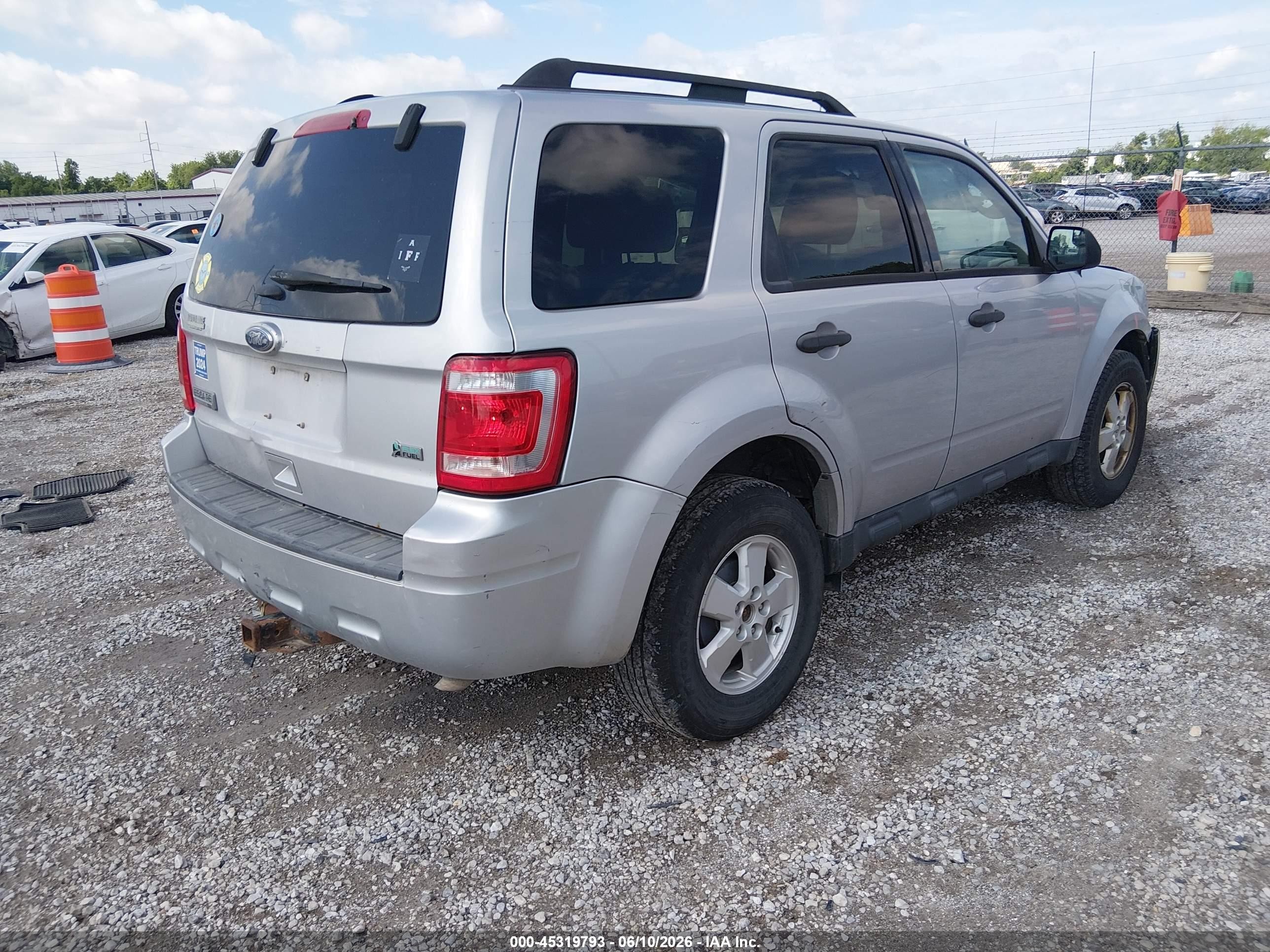 2011 Ford Escape Xlt Серебряный vin: 1FMCU9DG9BKB02753
