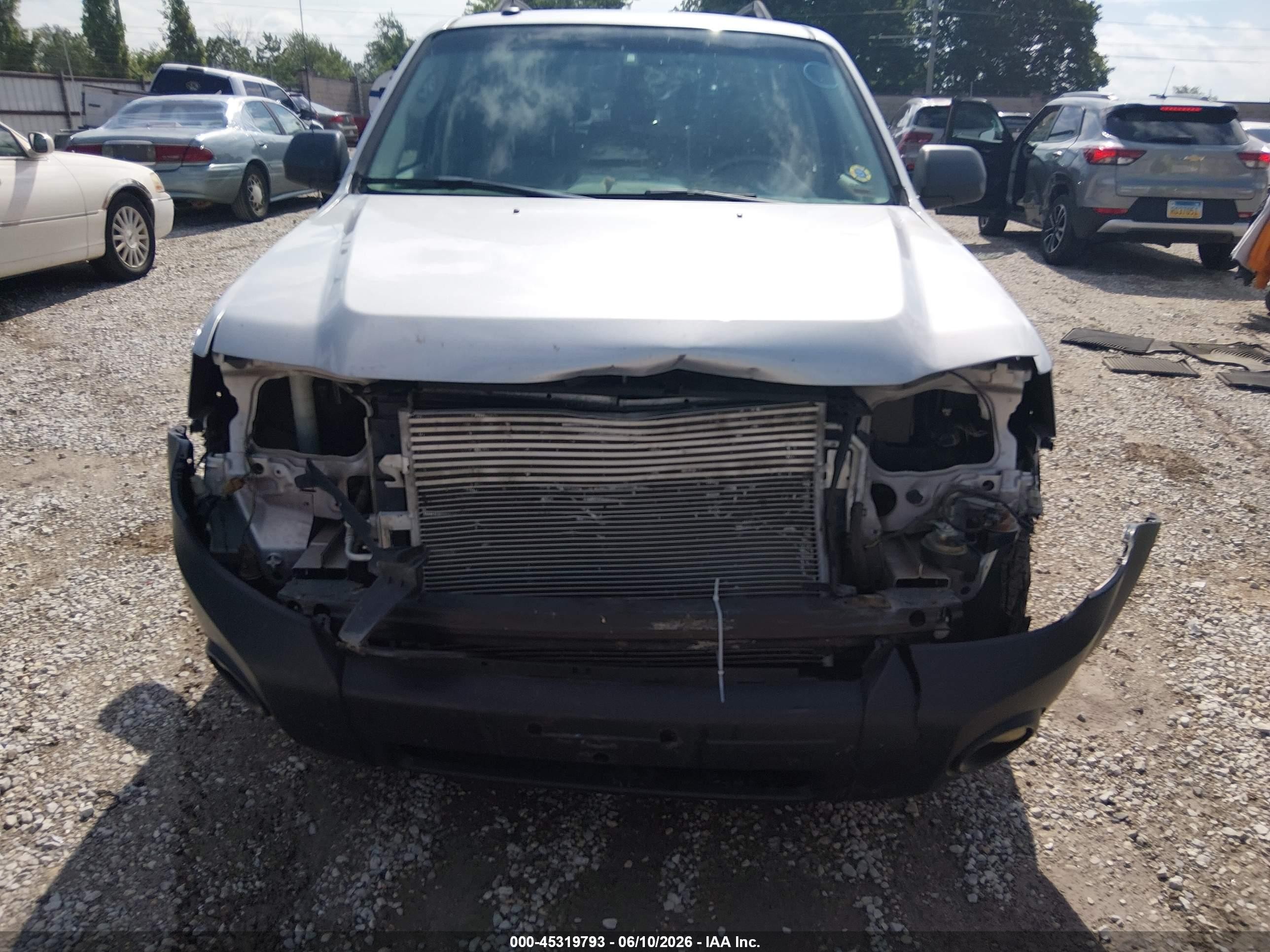 2011 Ford Escape Xlt Серебряный vin: 1FMCU9DG9BKB02753