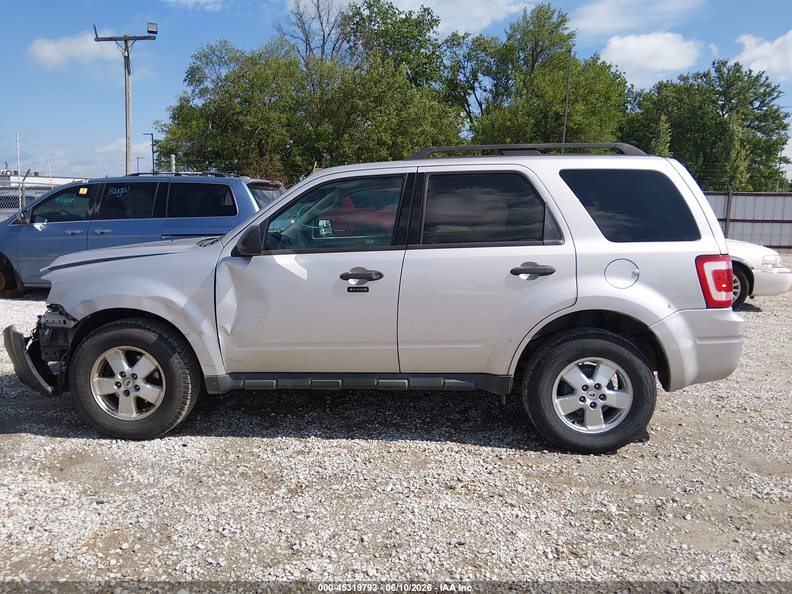 2011 Ford Escape Xlt Серебряный vin: 1FMCU9DG9BKB02753