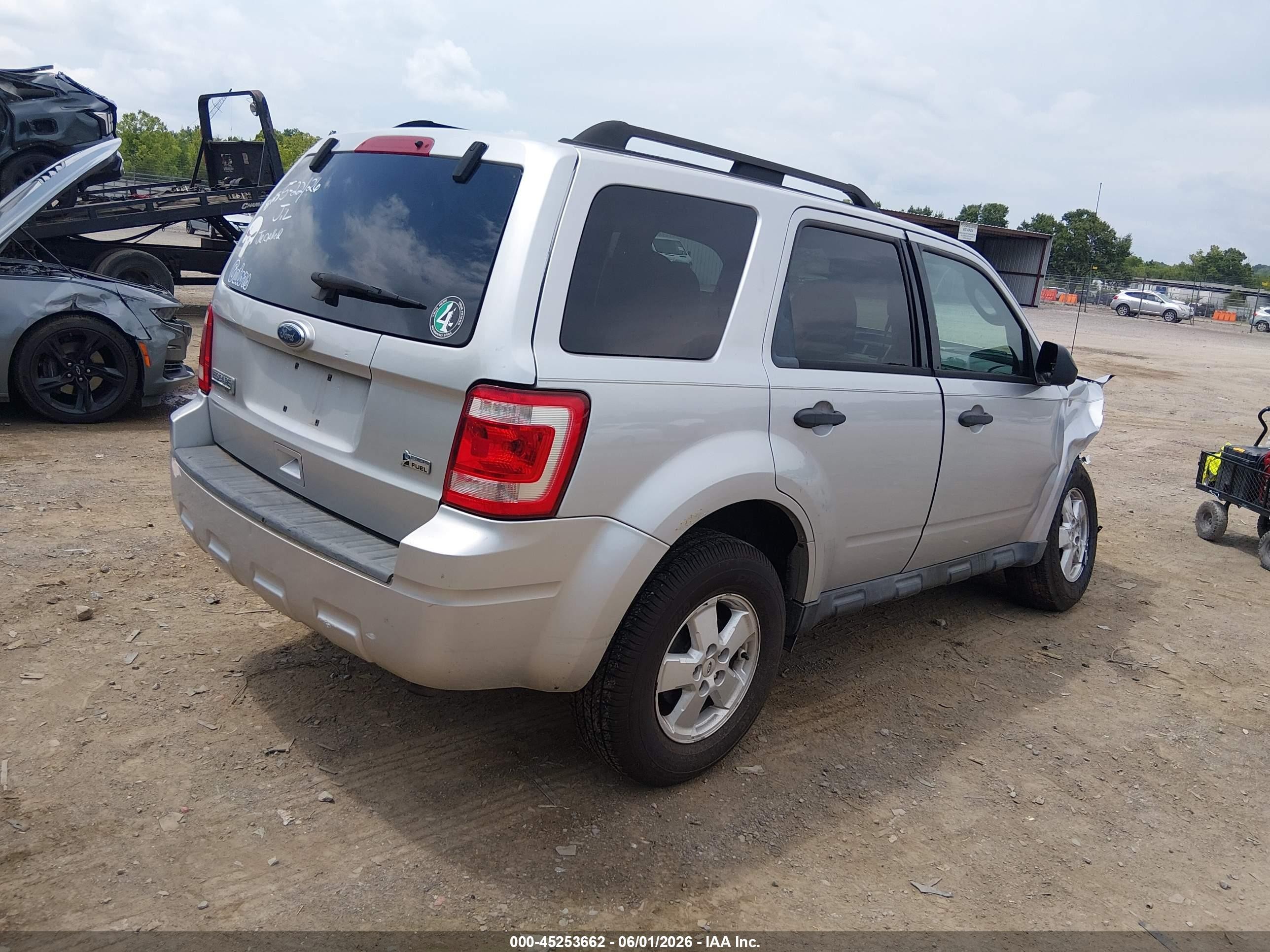 2010 Ford Escape Xlt Silver vin: 1FMCU9DGXAKD04855