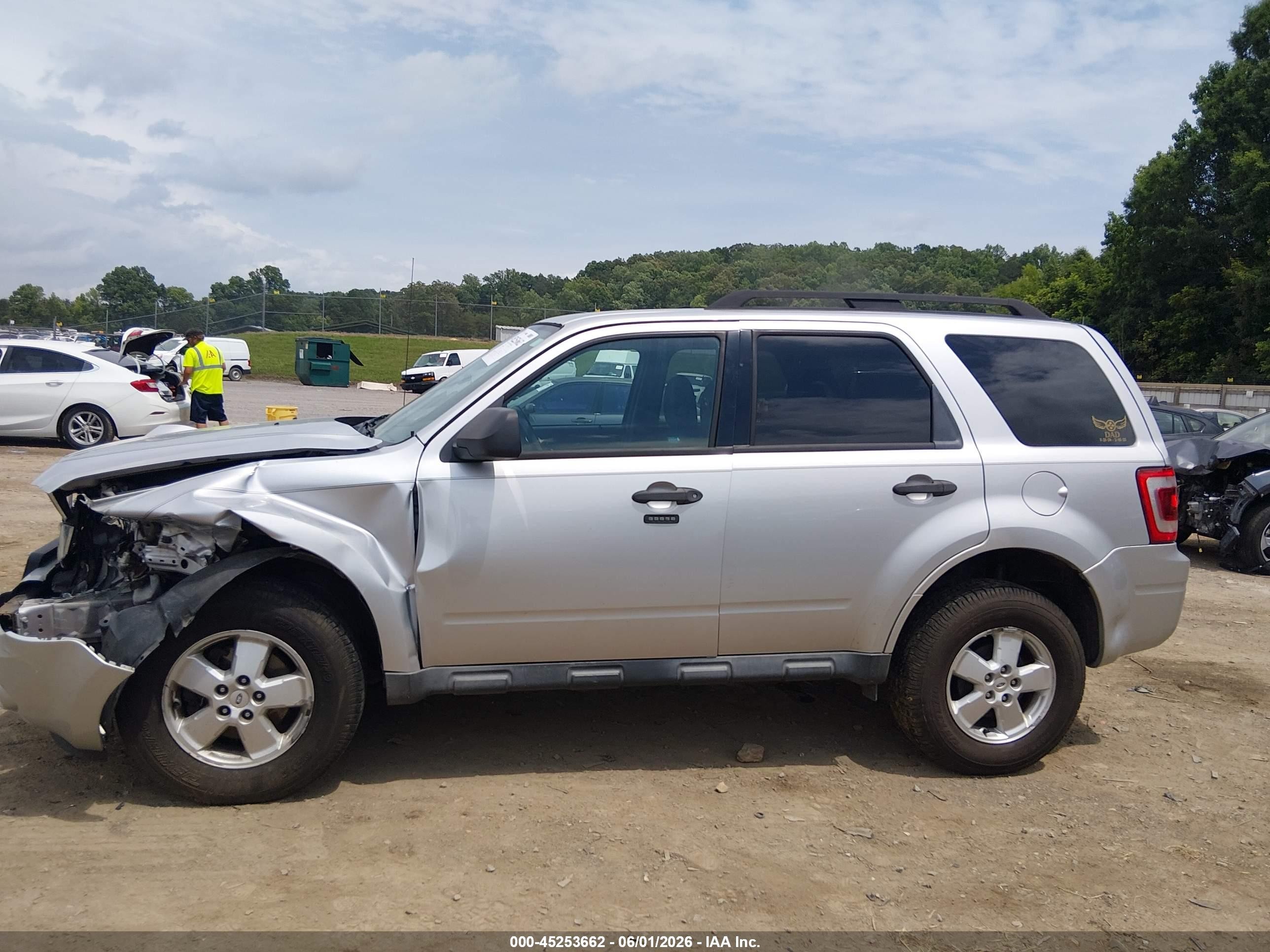 2010 Ford Escape Xlt Silver vin: 1FMCU9DGXAKD04855