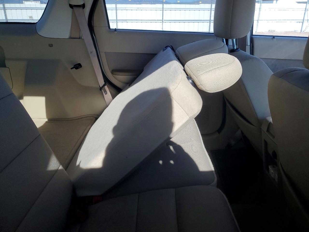 2011 Ford Escape Xlt Золотой vin: 1FMCU9DGXBKA33331