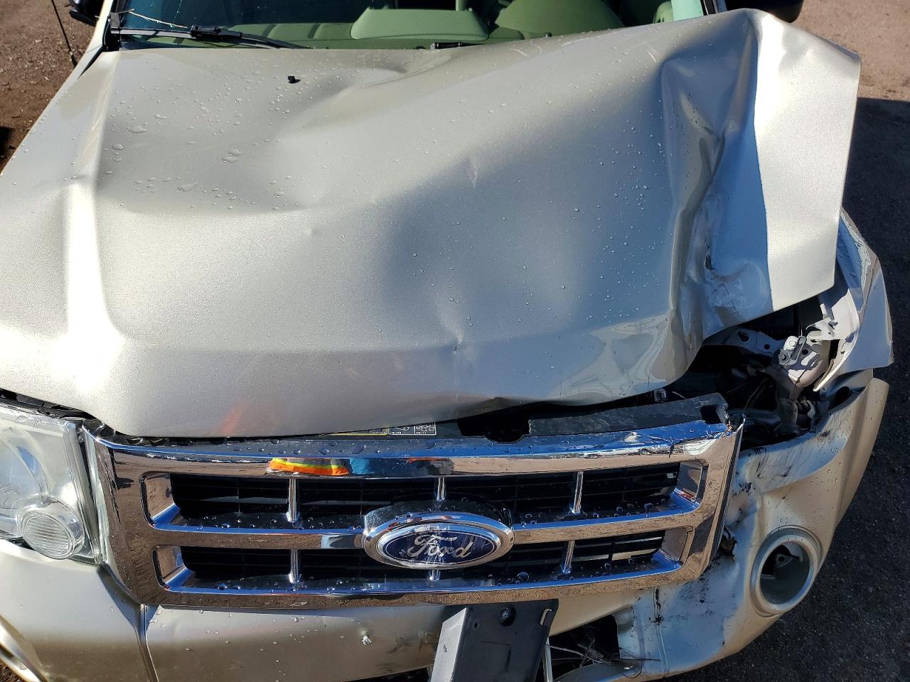 2011 Ford Escape Xlt Золотой vin: 1FMCU9DGXBKA33331