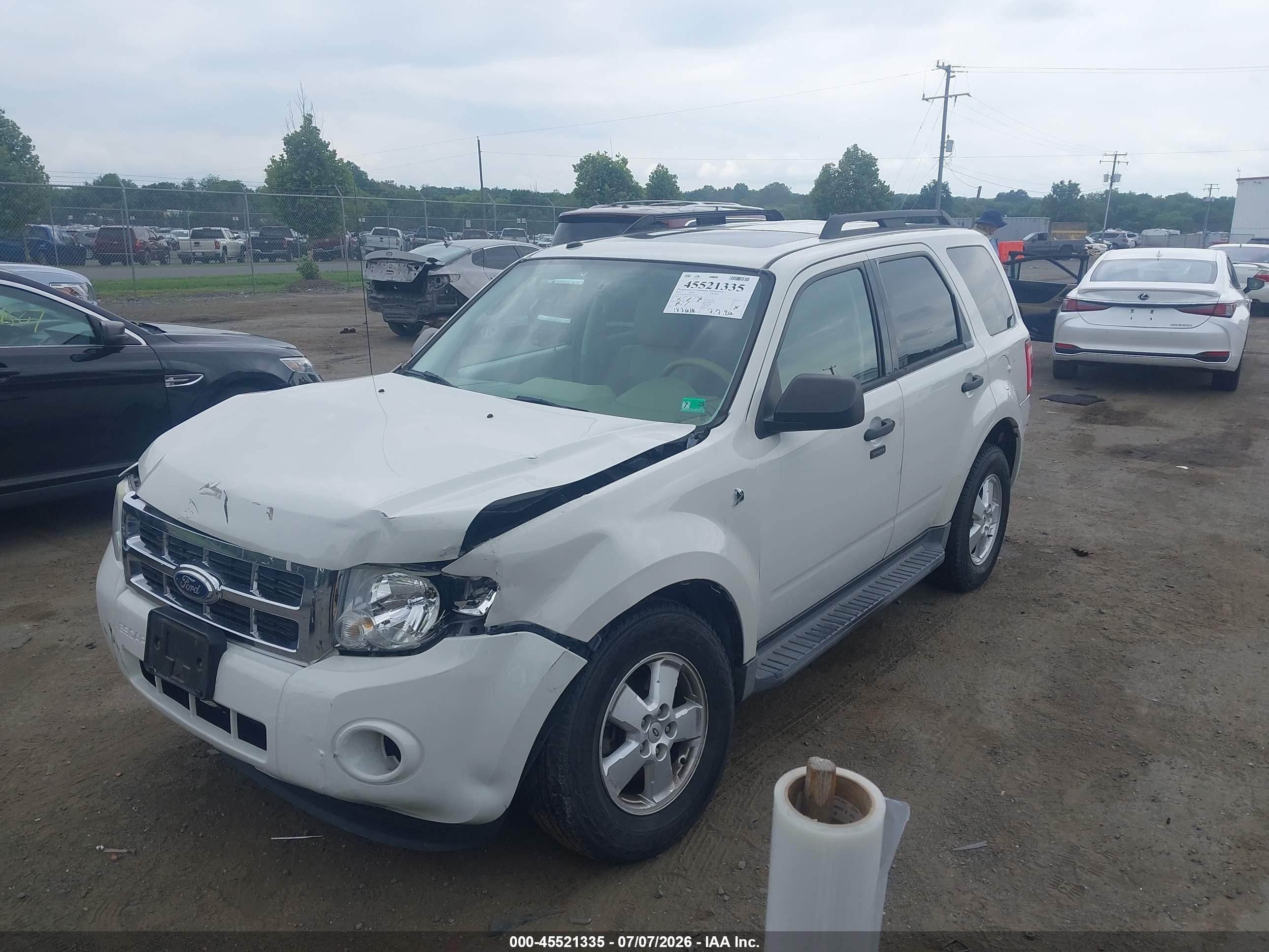 2011 Ford Escape Xlt White vin: 1FMCU9DGXBKA60772