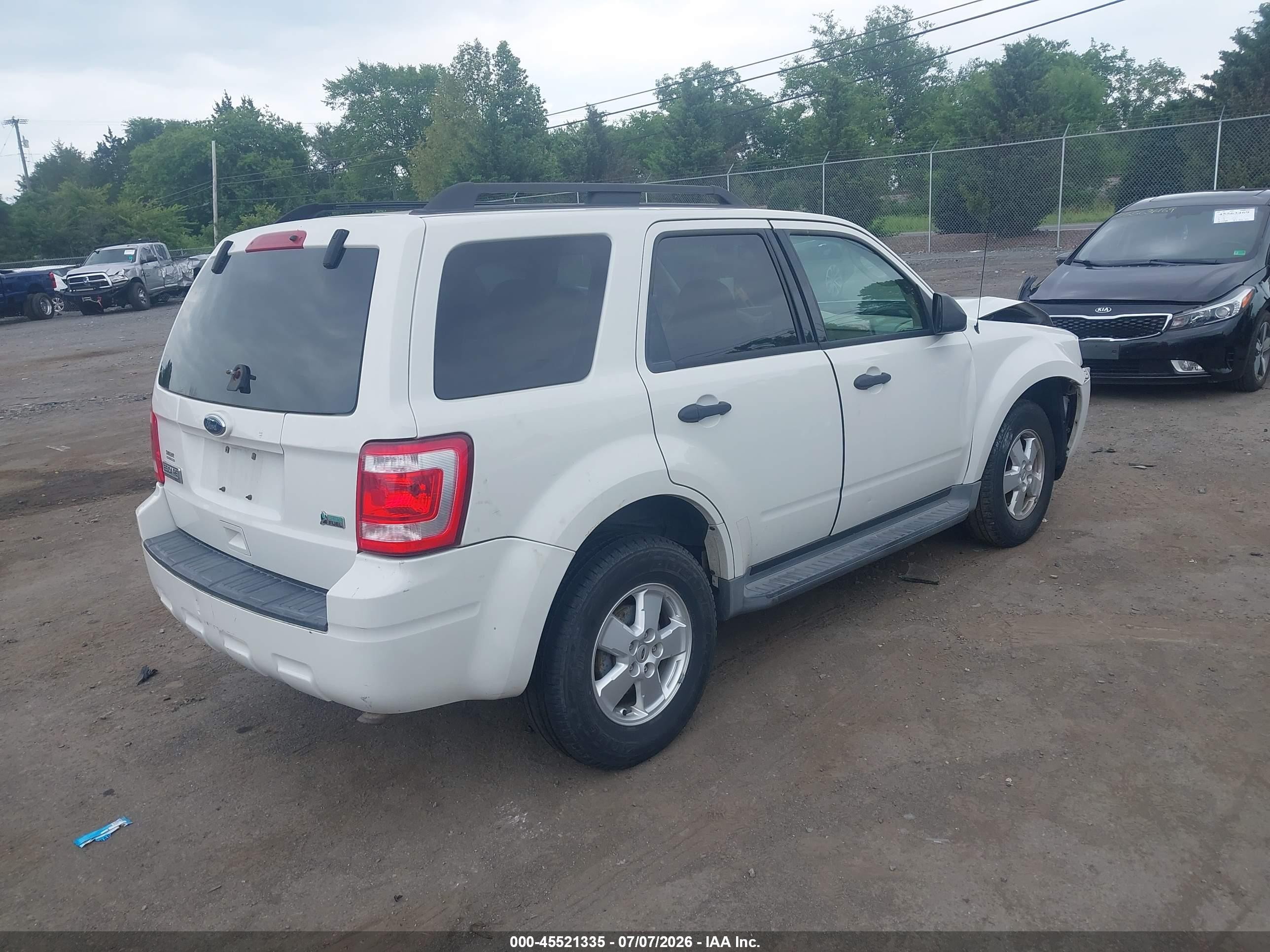 2011 Ford Escape Xlt White vin: 1FMCU9DGXBKA60772