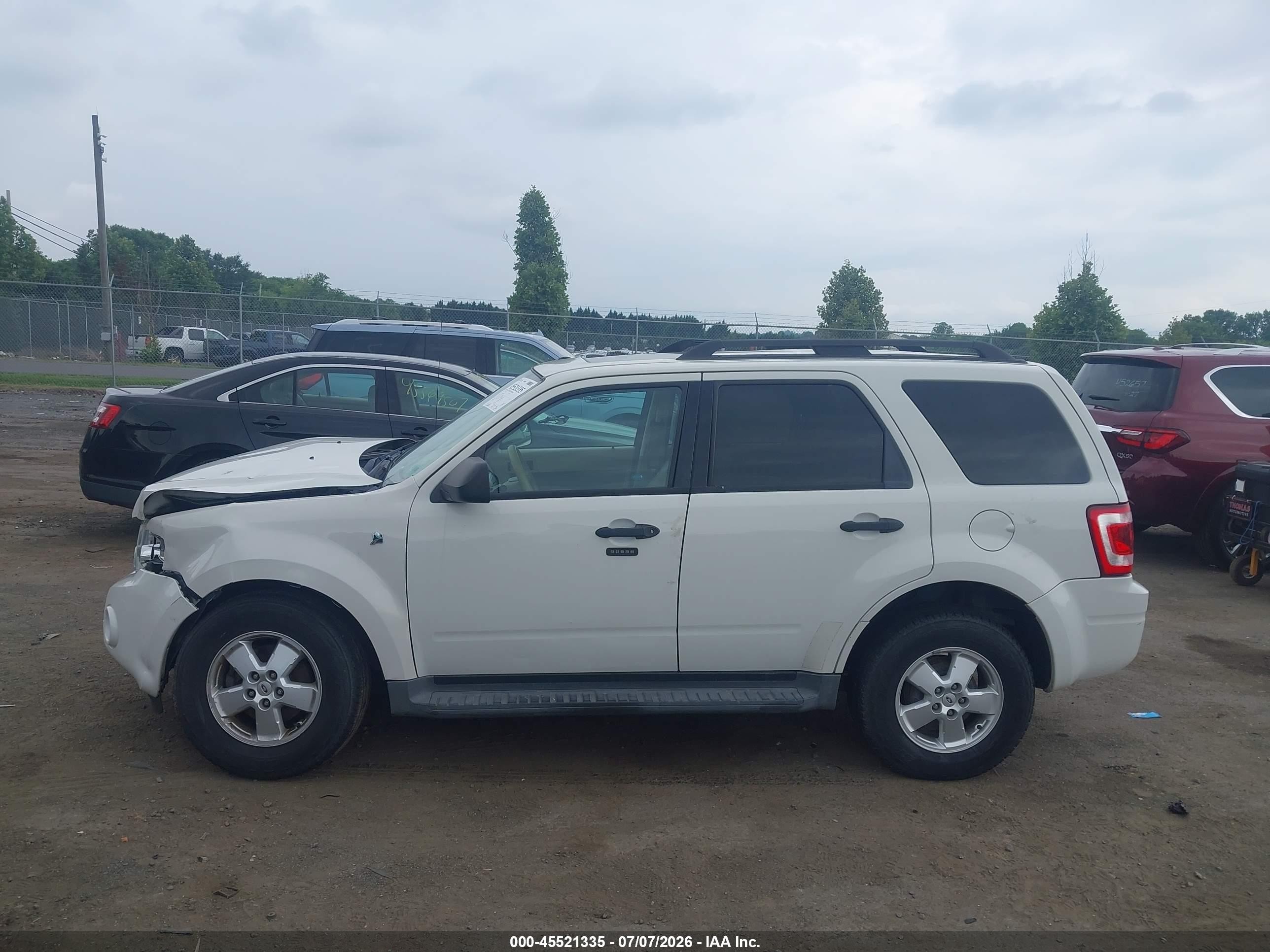 2011 Ford Escape Xlt White vin: 1FMCU9DGXBKA60772