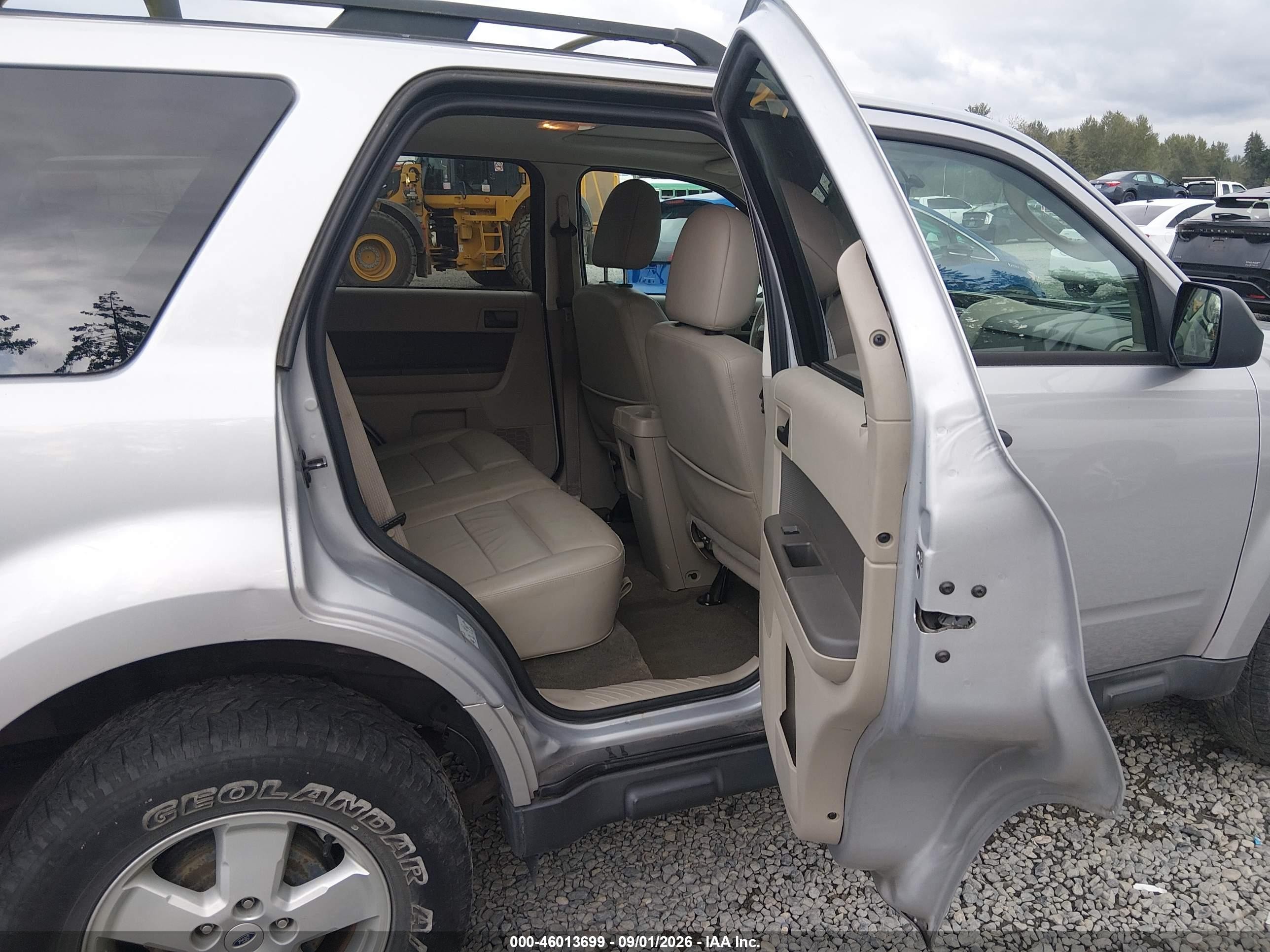 2011 Ford Escape Xlt Silver vin: 1FMCU9DGXBKC11139