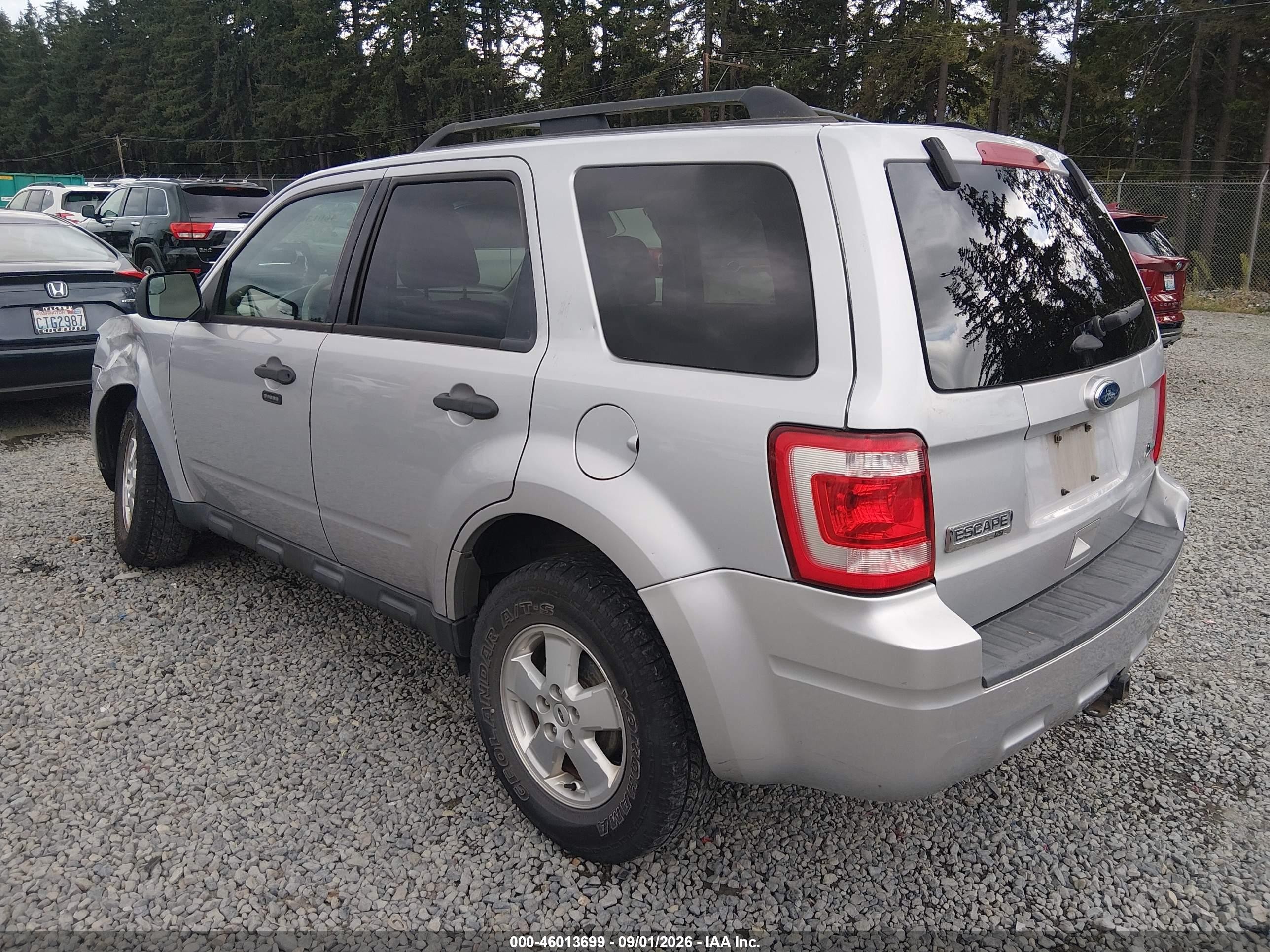 2011 Ford Escape Xlt Silver vin: 1FMCU9DGXBKC11139