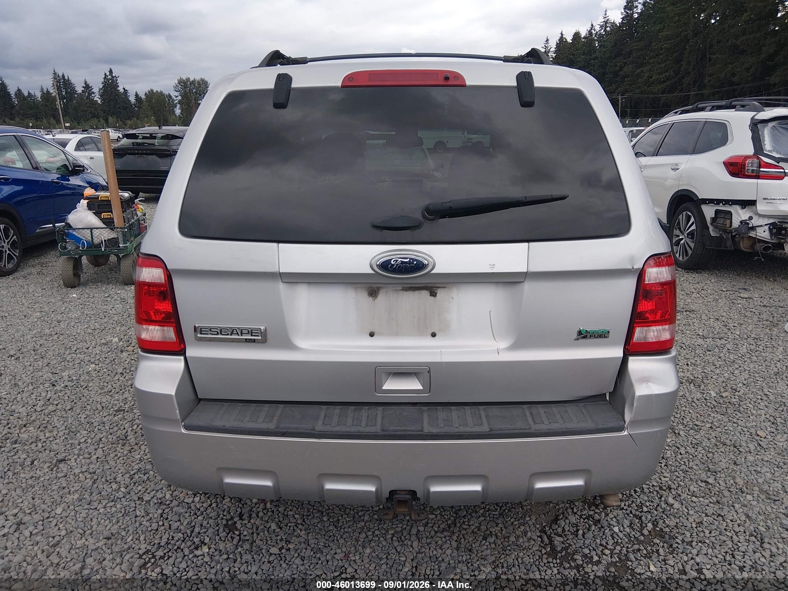 2011 Ford Escape Xlt Silver vin: 1FMCU9DGXBKC11139
