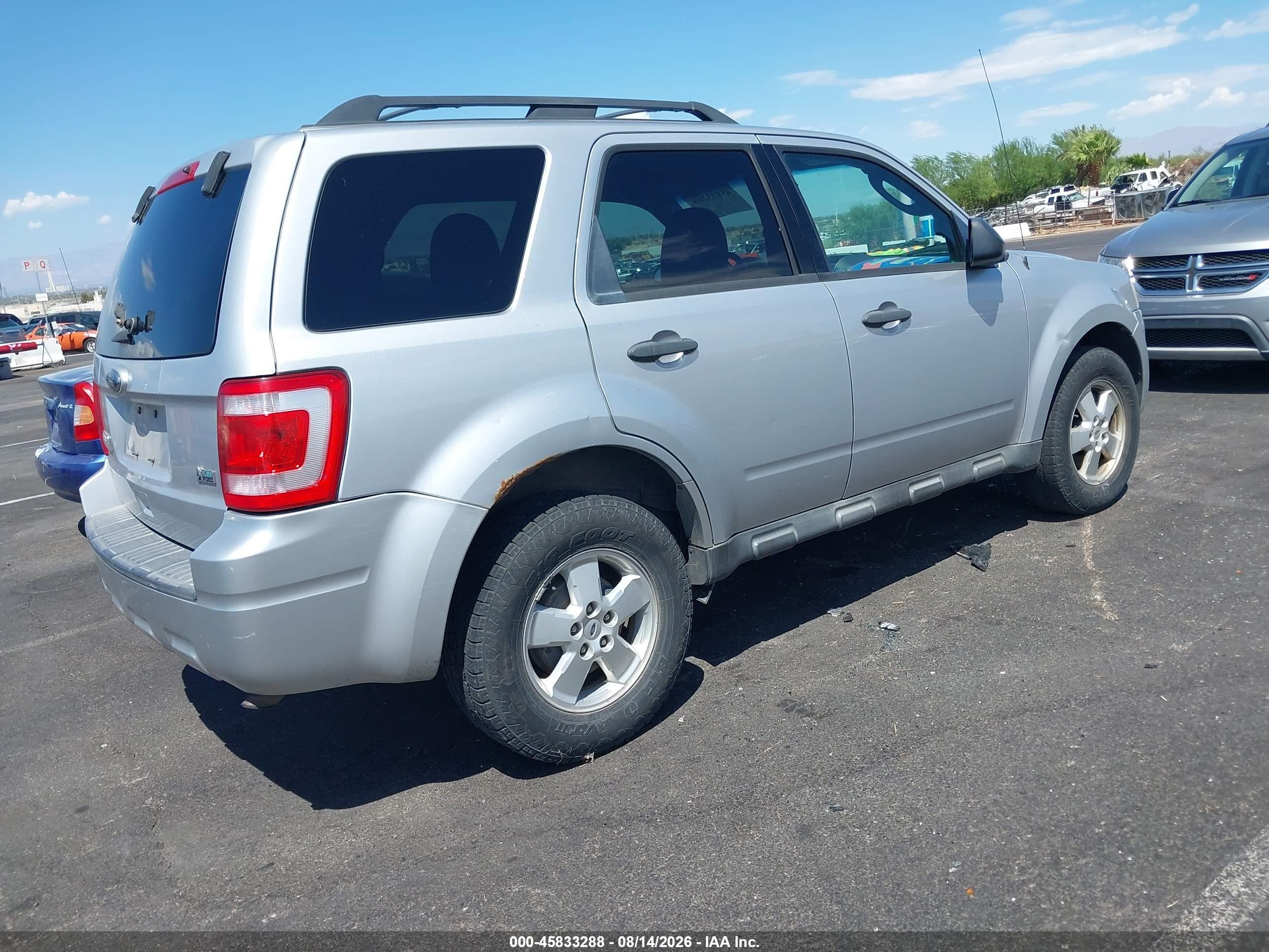 2011 Ford Escape Xlt Automatic Серебряный vin: 1FMCU9DGXBKC19953