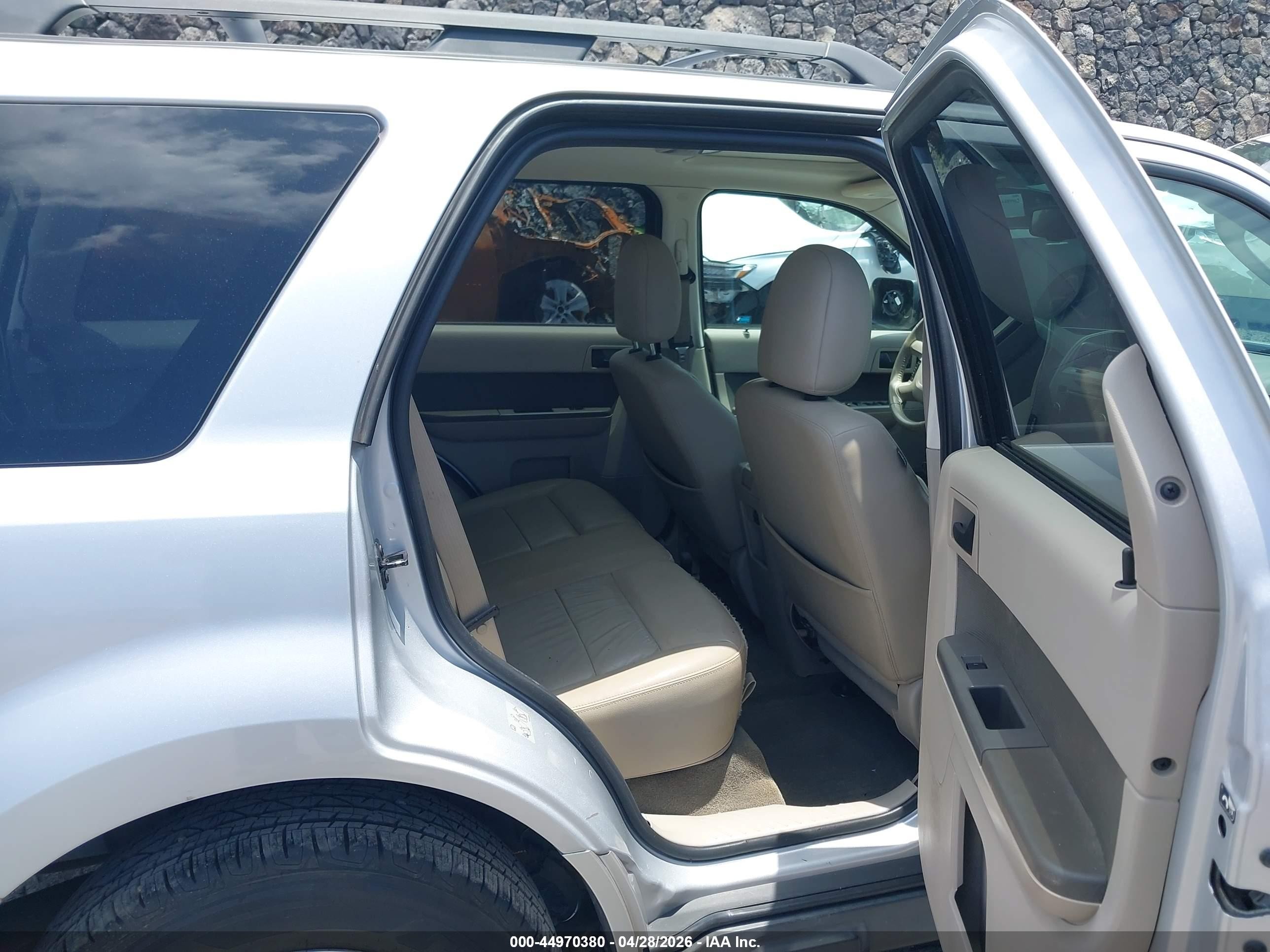 2012 Ford Escape Xlt Silver vin: 1FMCU9DGXCKA65911