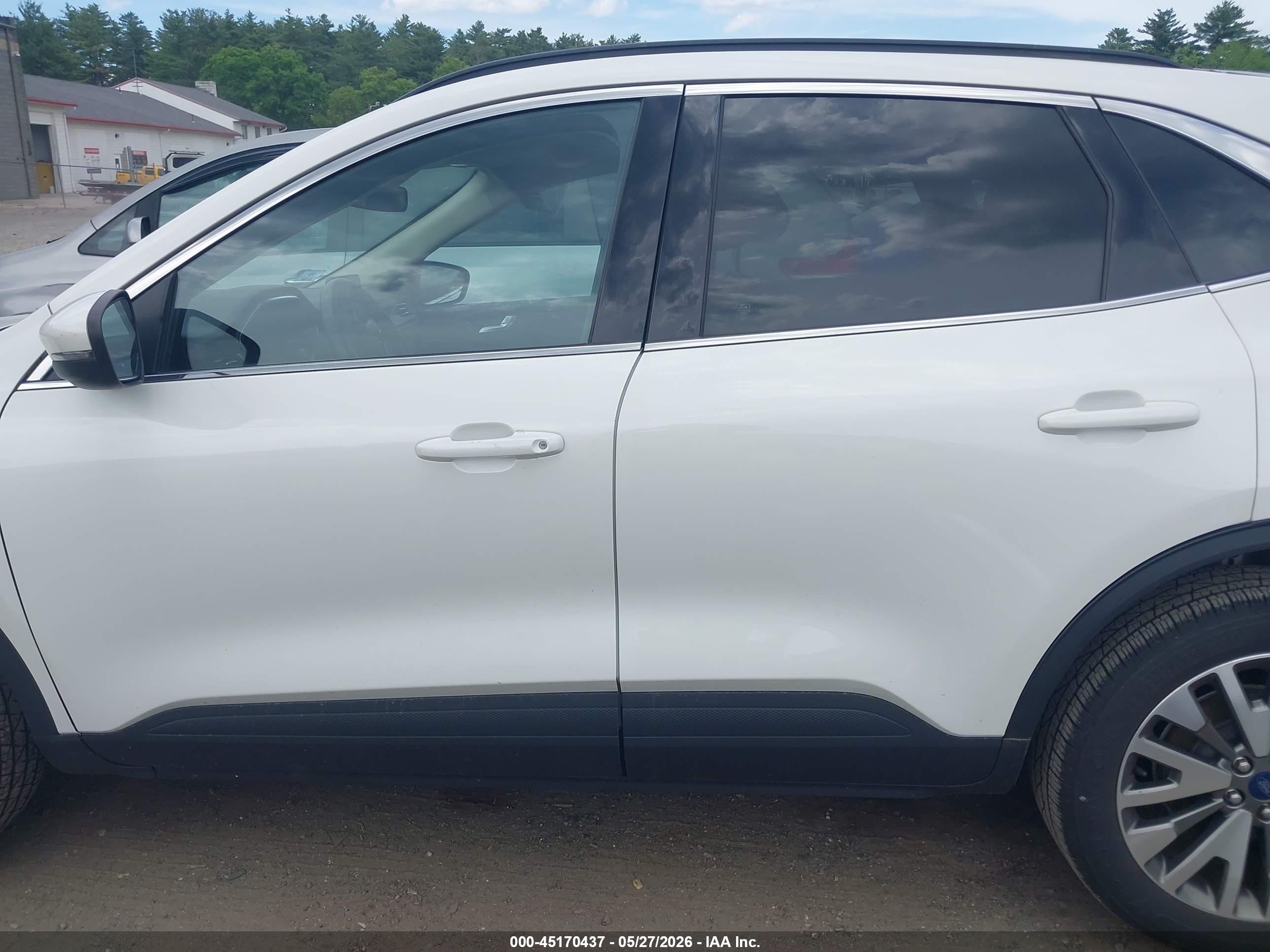 2020 Ford Escape Titanium Hybrid White vin: 1FMCU9DZ1LUC18858