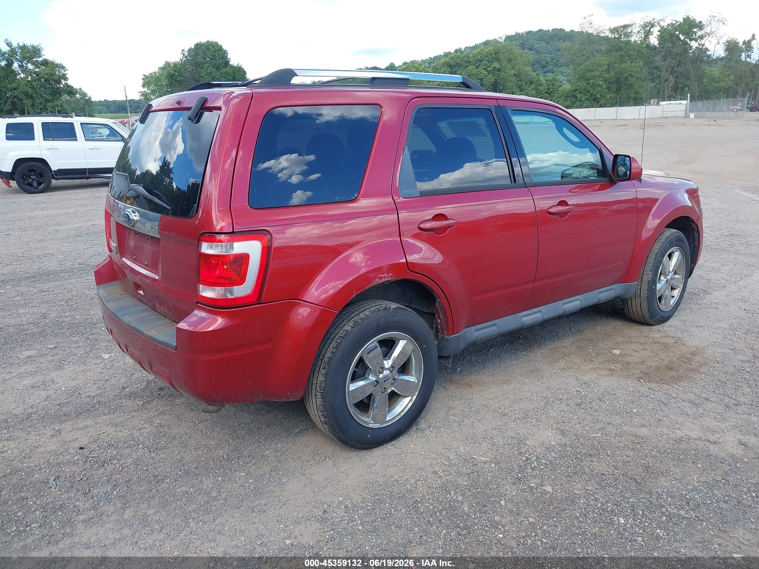 2012 Ford Escape Limited Red vin: 1FMCU9E73CKA89157
