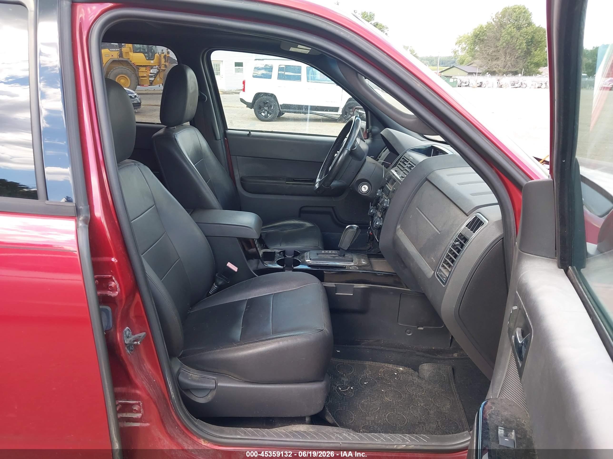2012 Ford Escape Limited Red vin: 1FMCU9E73CKA89157
