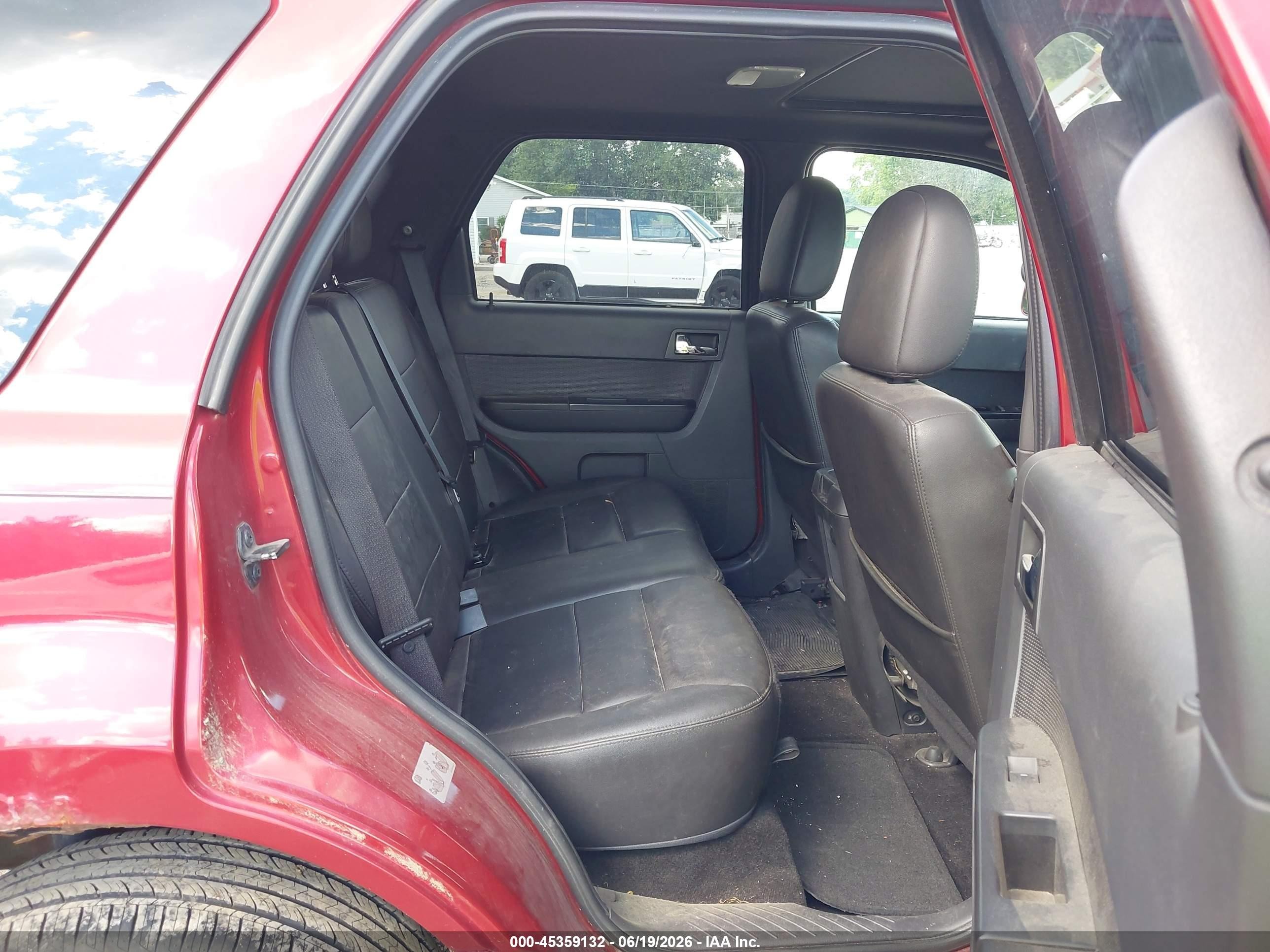2012 Ford Escape Limited Red vin: 1FMCU9E73CKA89157