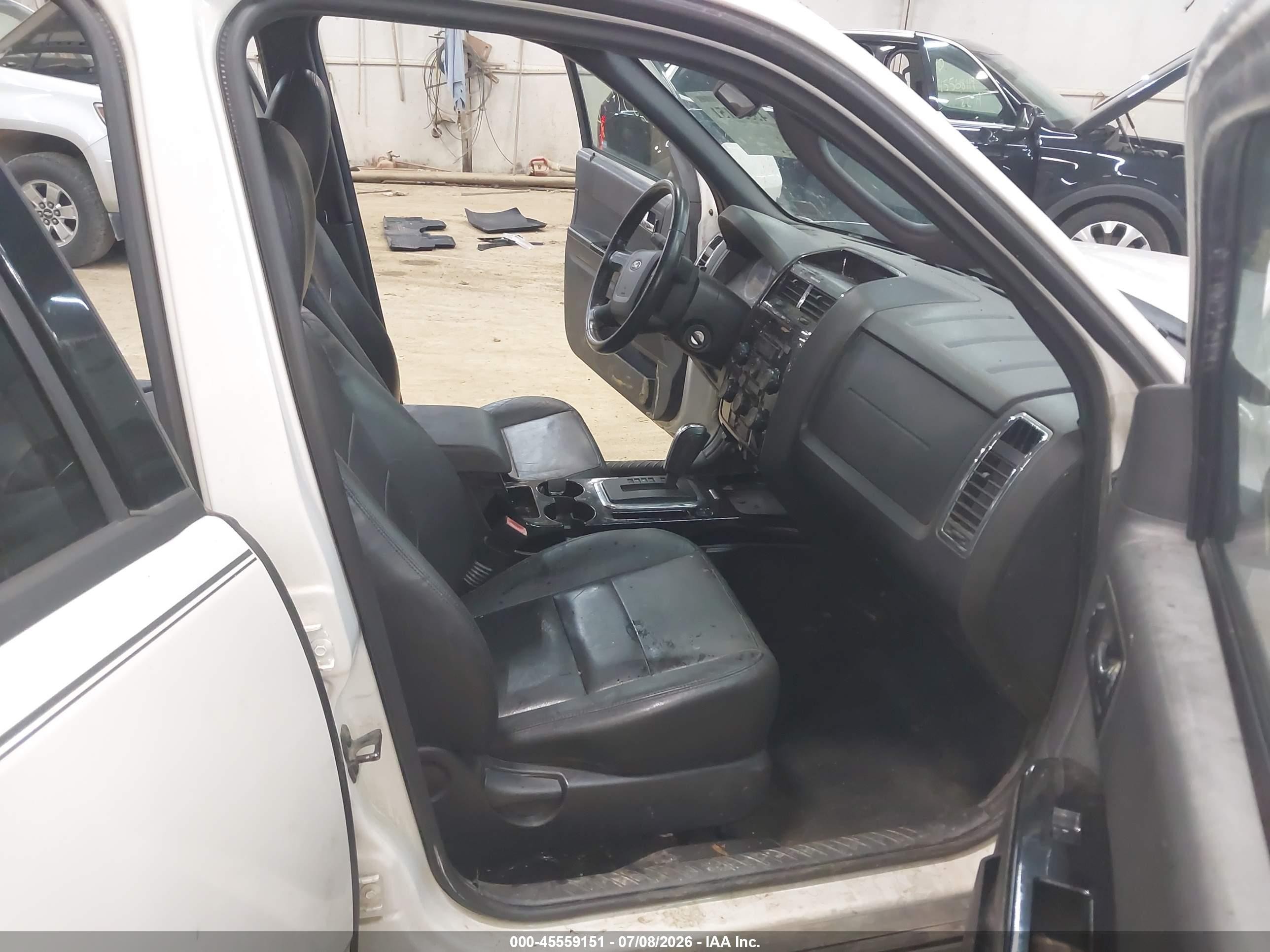 2010 Ford Escape Limited Белый vin: 1FMCU9E74AKA04114