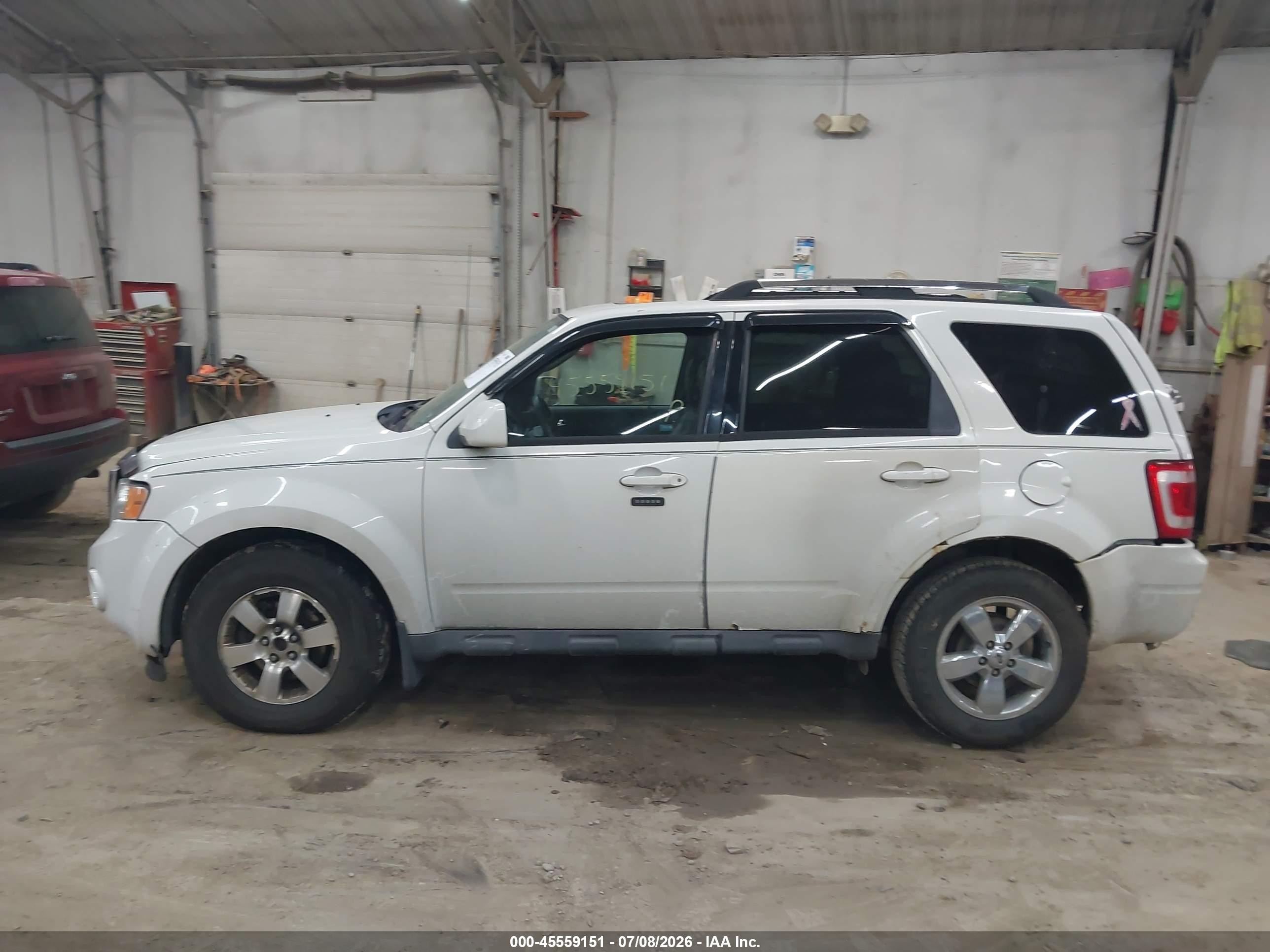 2010 Ford Escape Limited Белый vin: 1FMCU9E74AKA04114