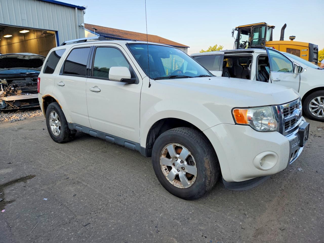 2012 Ford Escape Limited White vin: 1FMCU9E74CKB42352